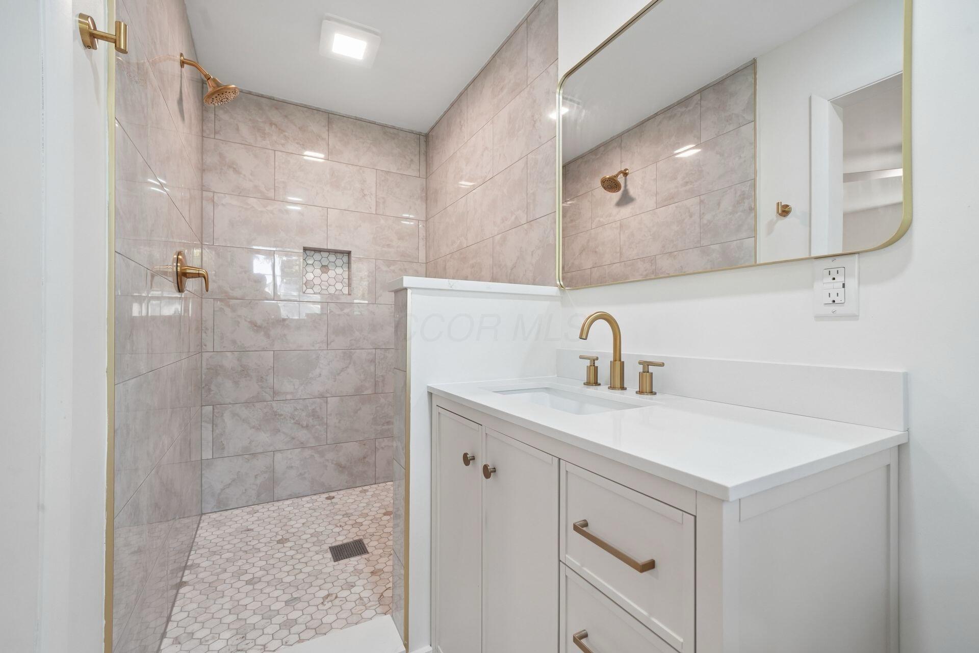 2929 Pickwick Drive Property Photo 37