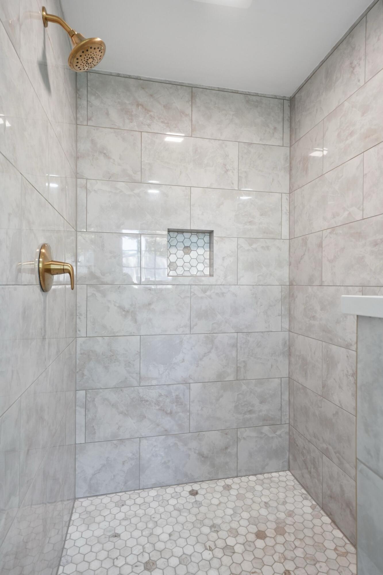 2929 Pickwick Drive Property Photo 38