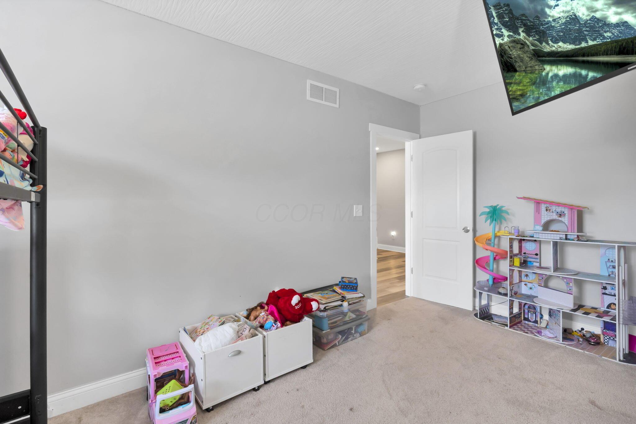 103 S Ogden Avenue Property Photo 32
