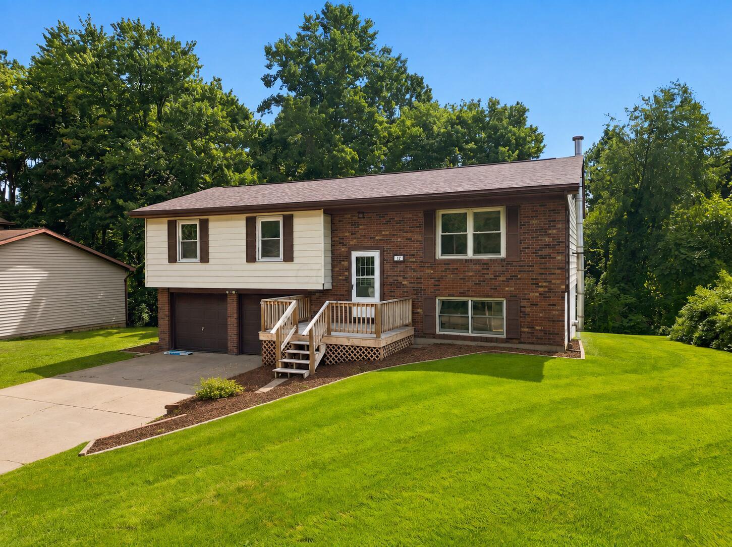 11 Briarcliff Drive Property Photo 1