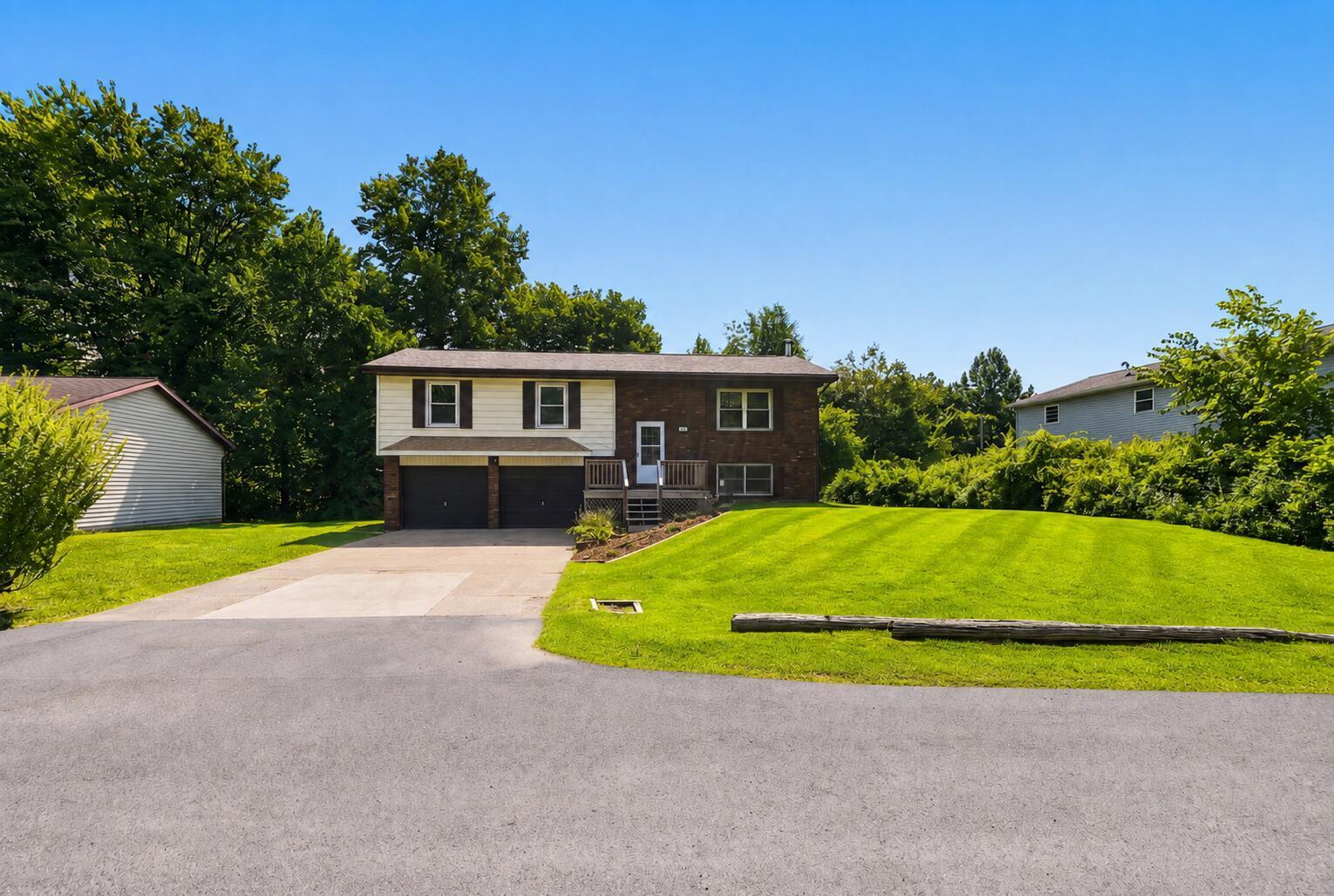 11 Briarcliff Drive Property Photo 2