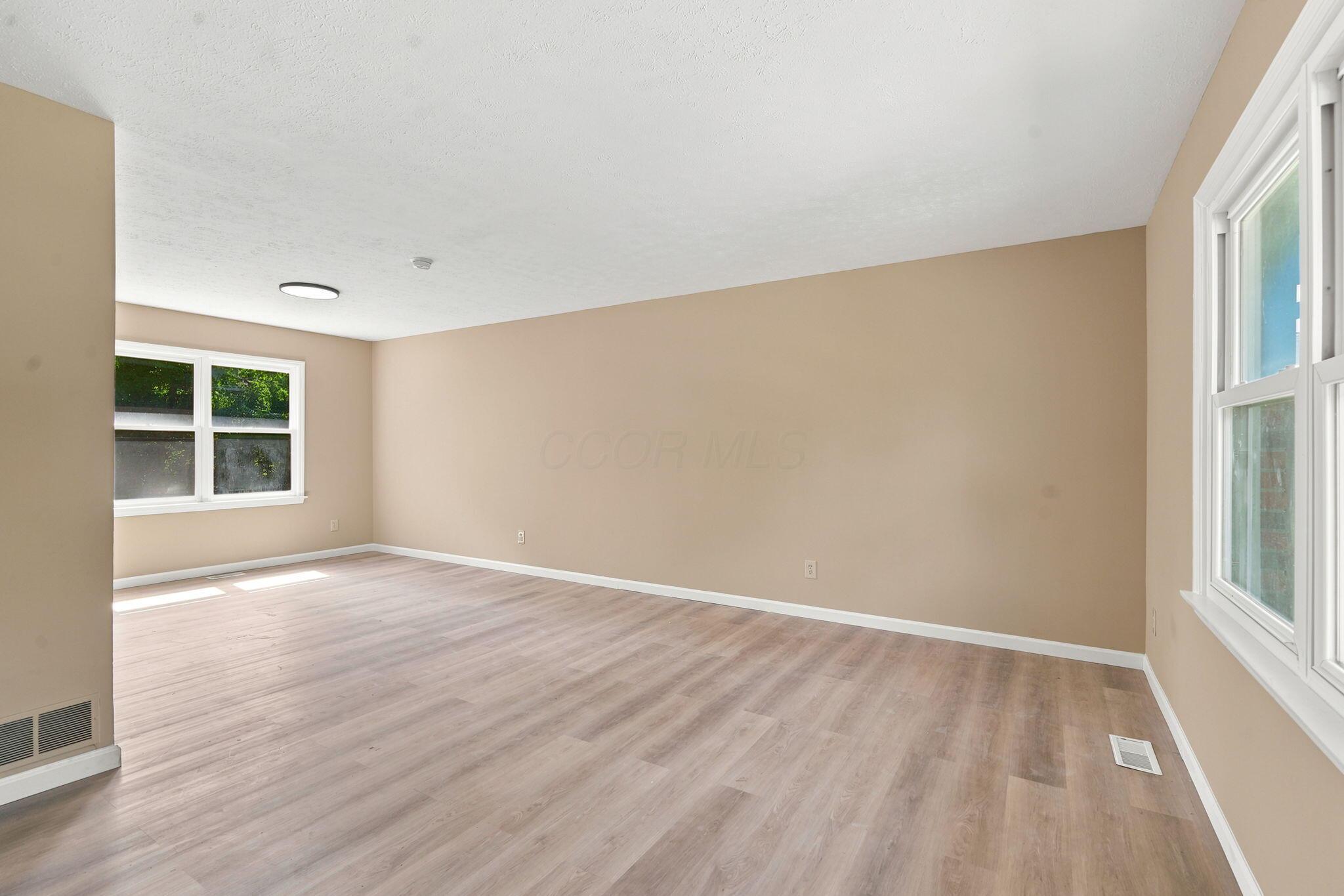11 Briarcliff Drive Property Photo 5