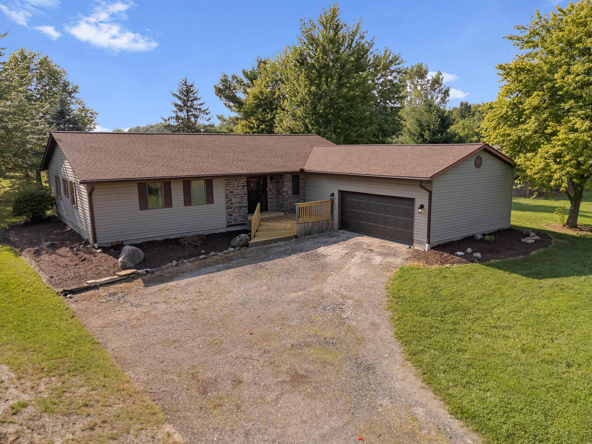 4981 Benzler Road Property Photo 1