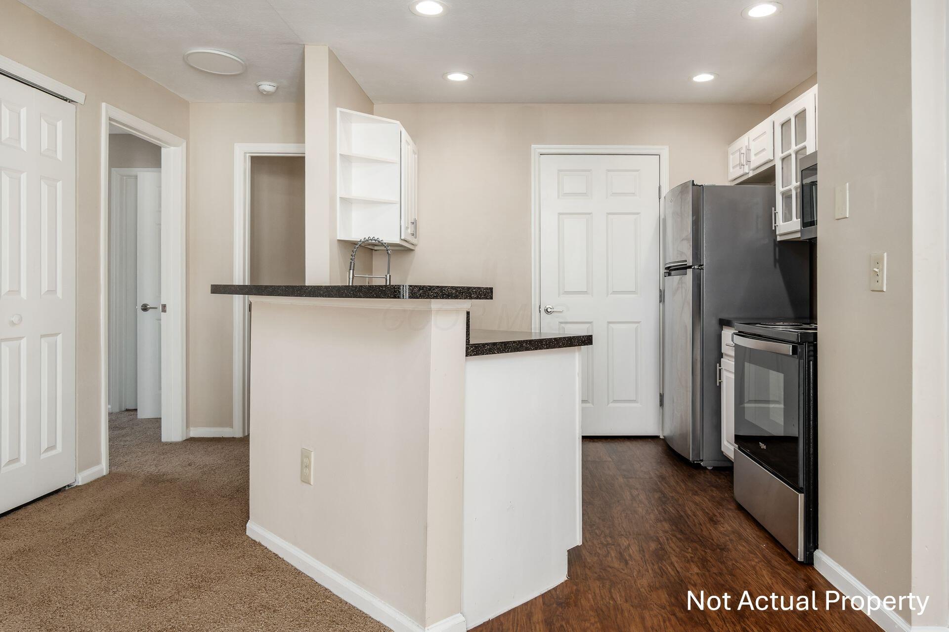 4981 Stratford Pine Lane Property Photo 15
