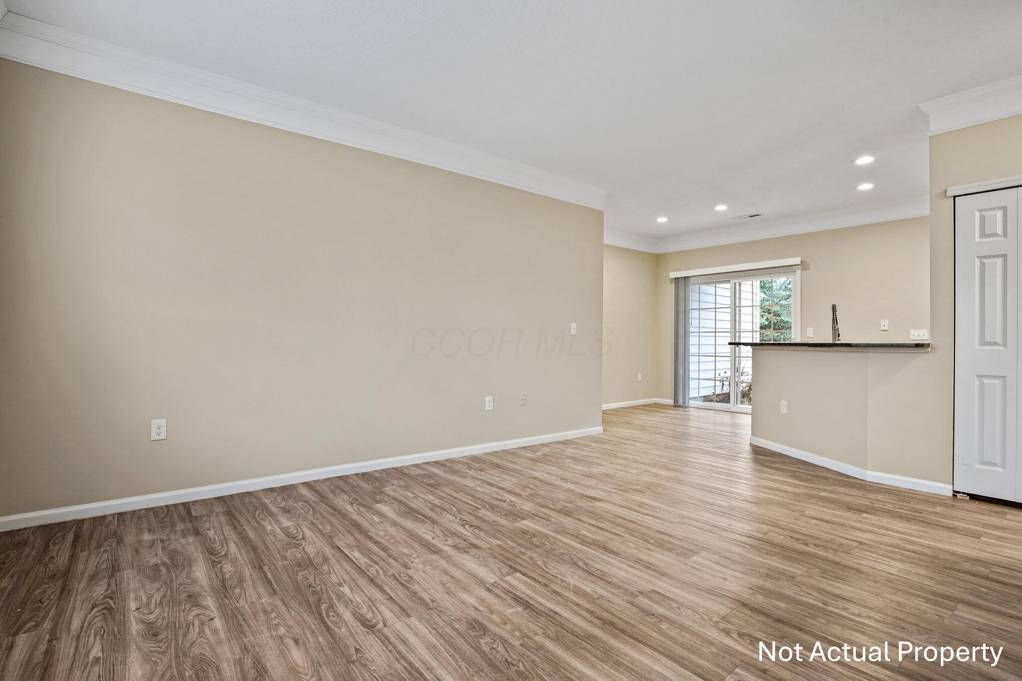 5080 Vail Pine Place Property Photo 2