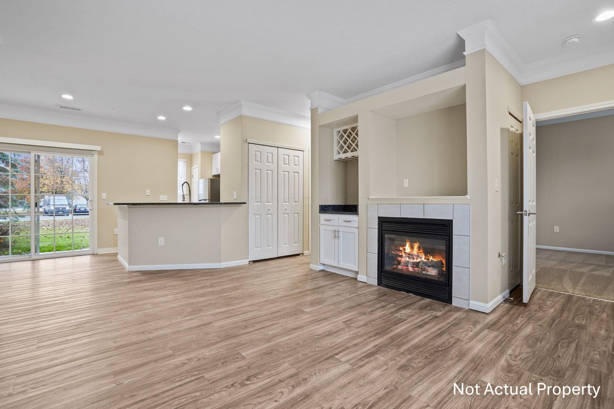 5080 Vail Pine Place Property Photo 4