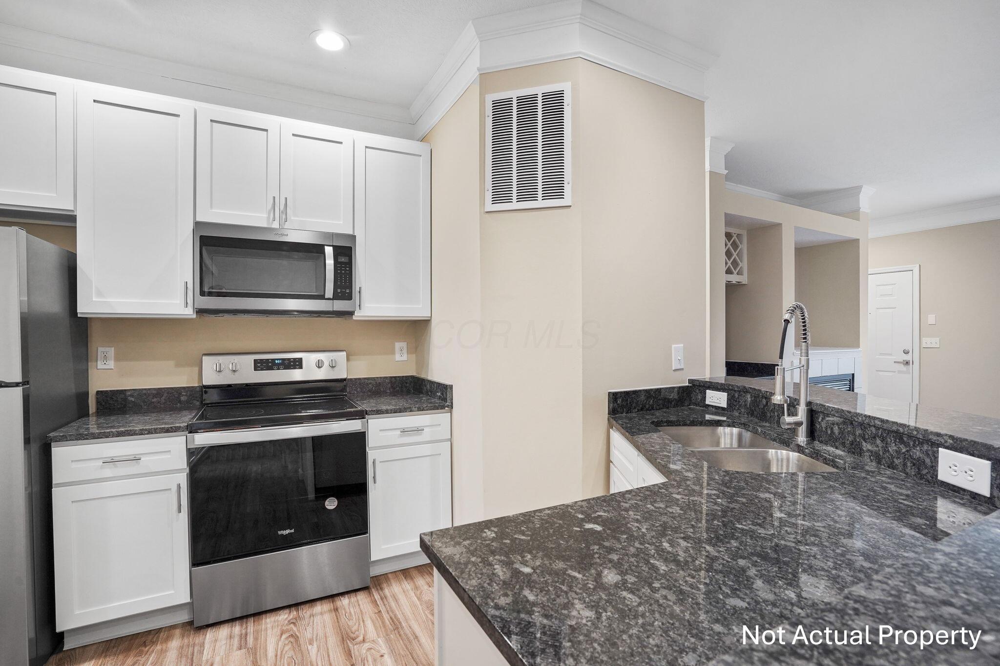 5080 Vail Pine Place Property Photo 15
