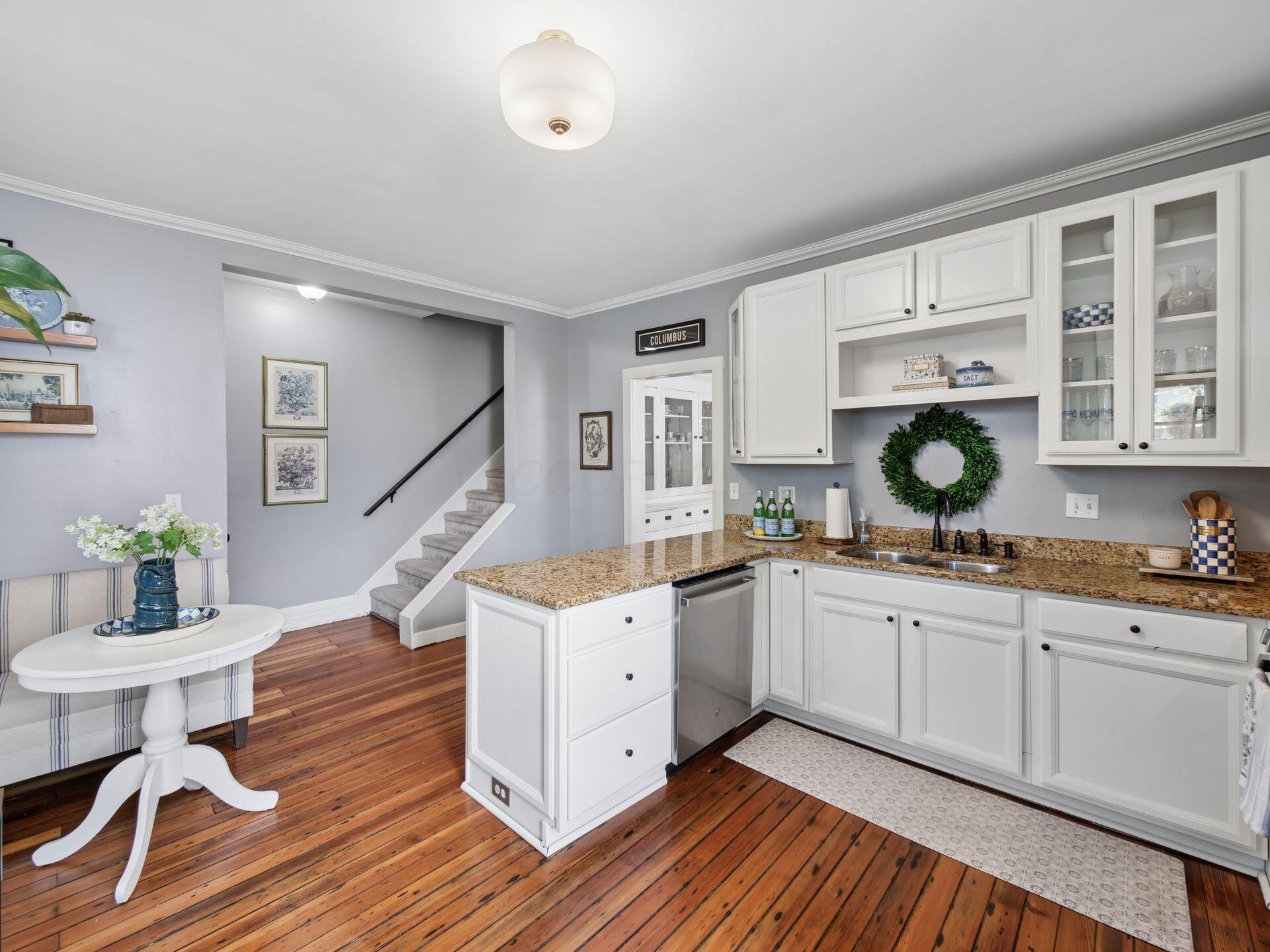 105 E Gates Street Property Photo 15