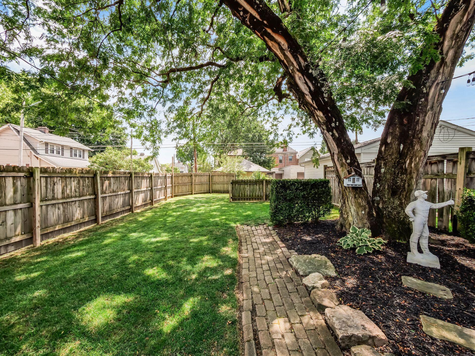 105 E Gates Street Property Photo 30