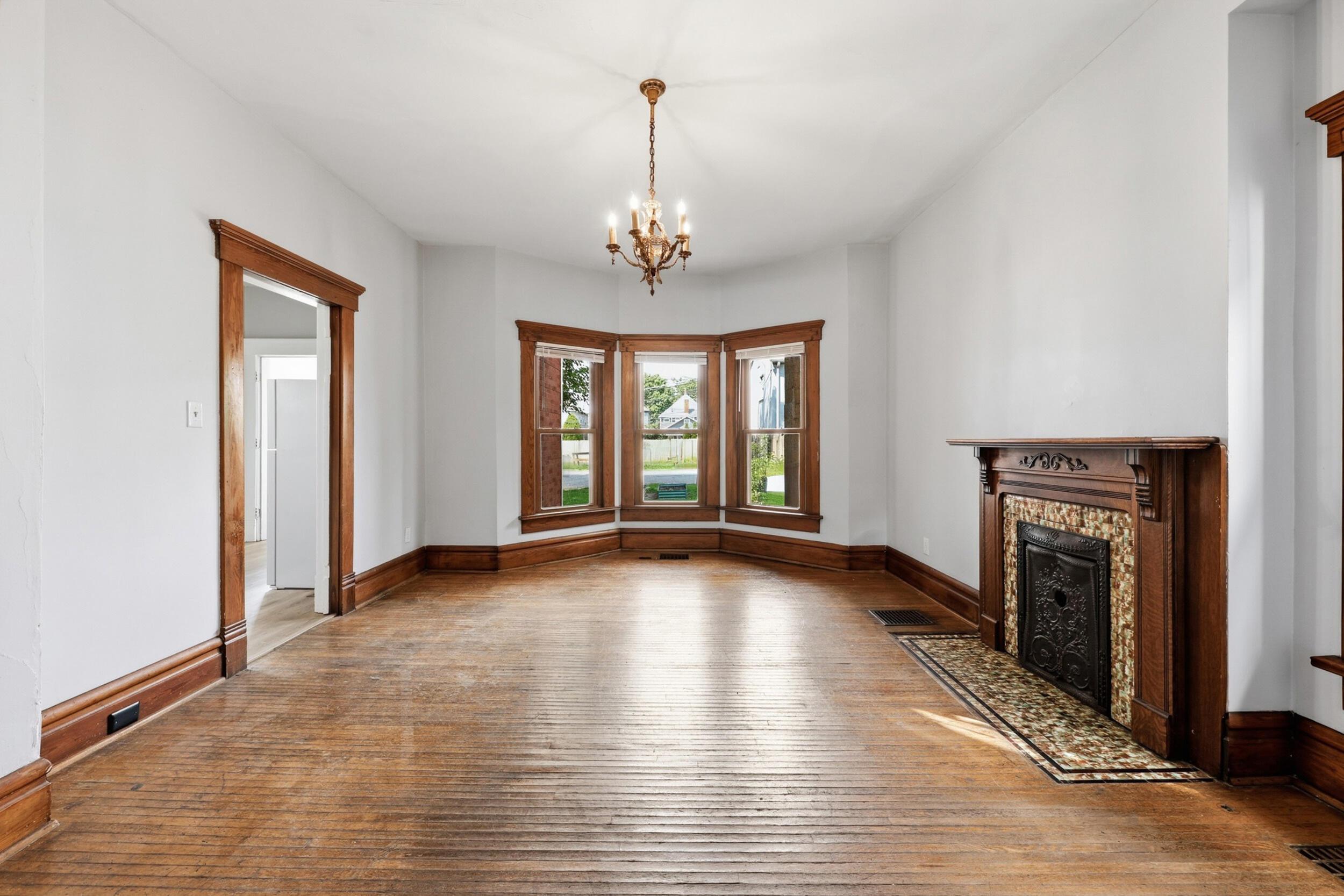 32 E Maynard Avenue Property Photo 8