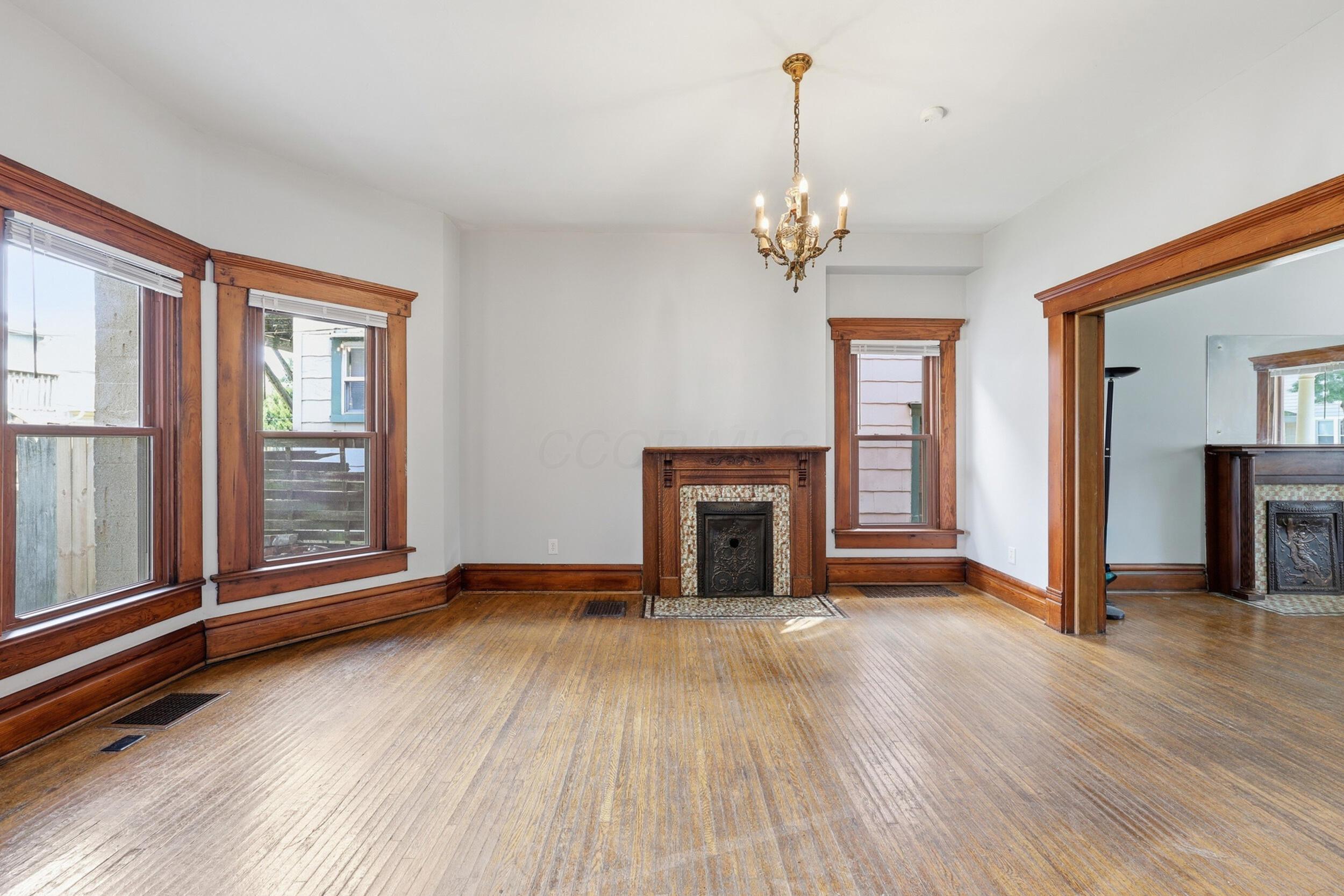 32 E Maynard Avenue Property Photo 9