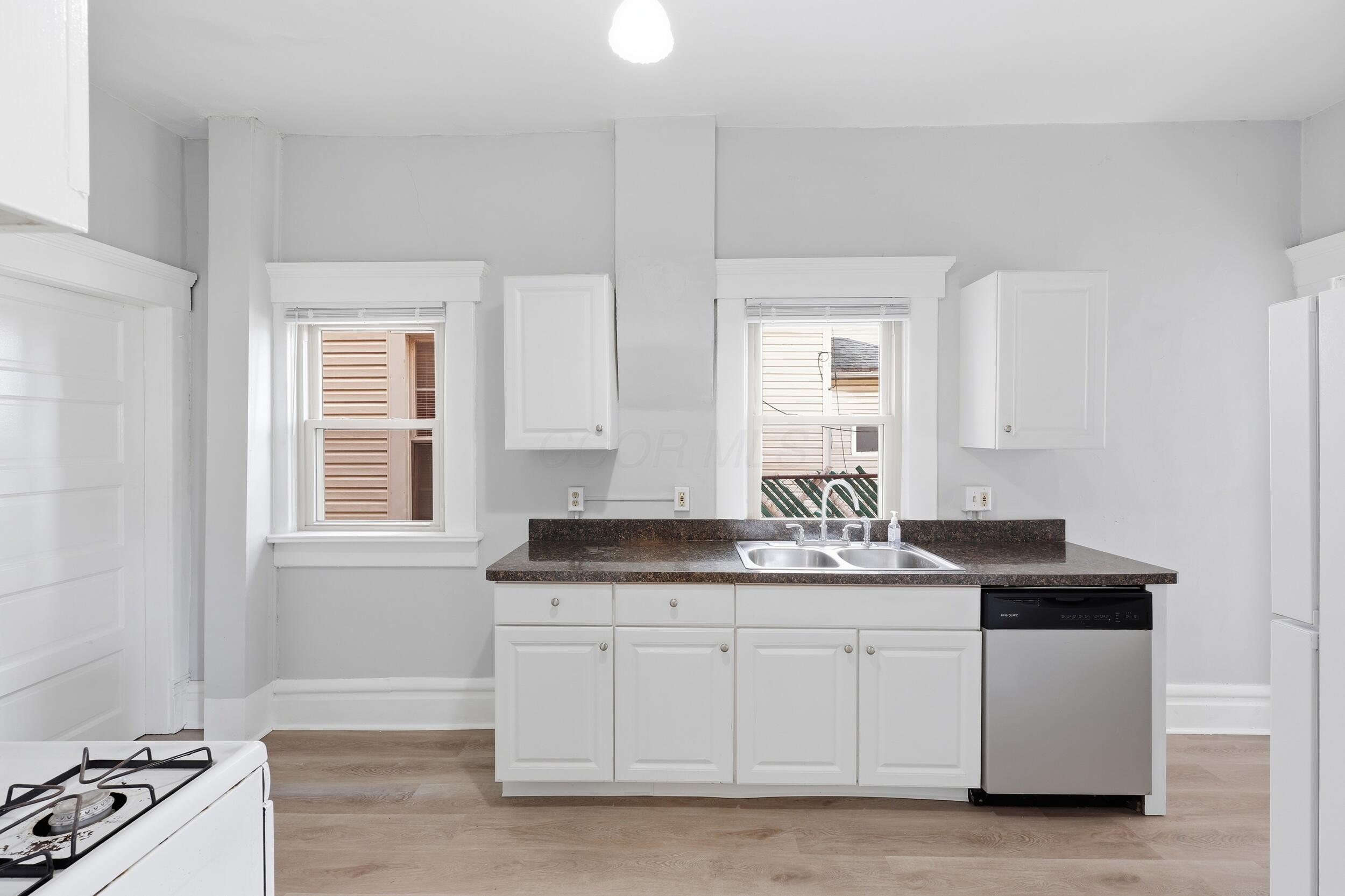 32 E Maynard Avenue Property Photo 10