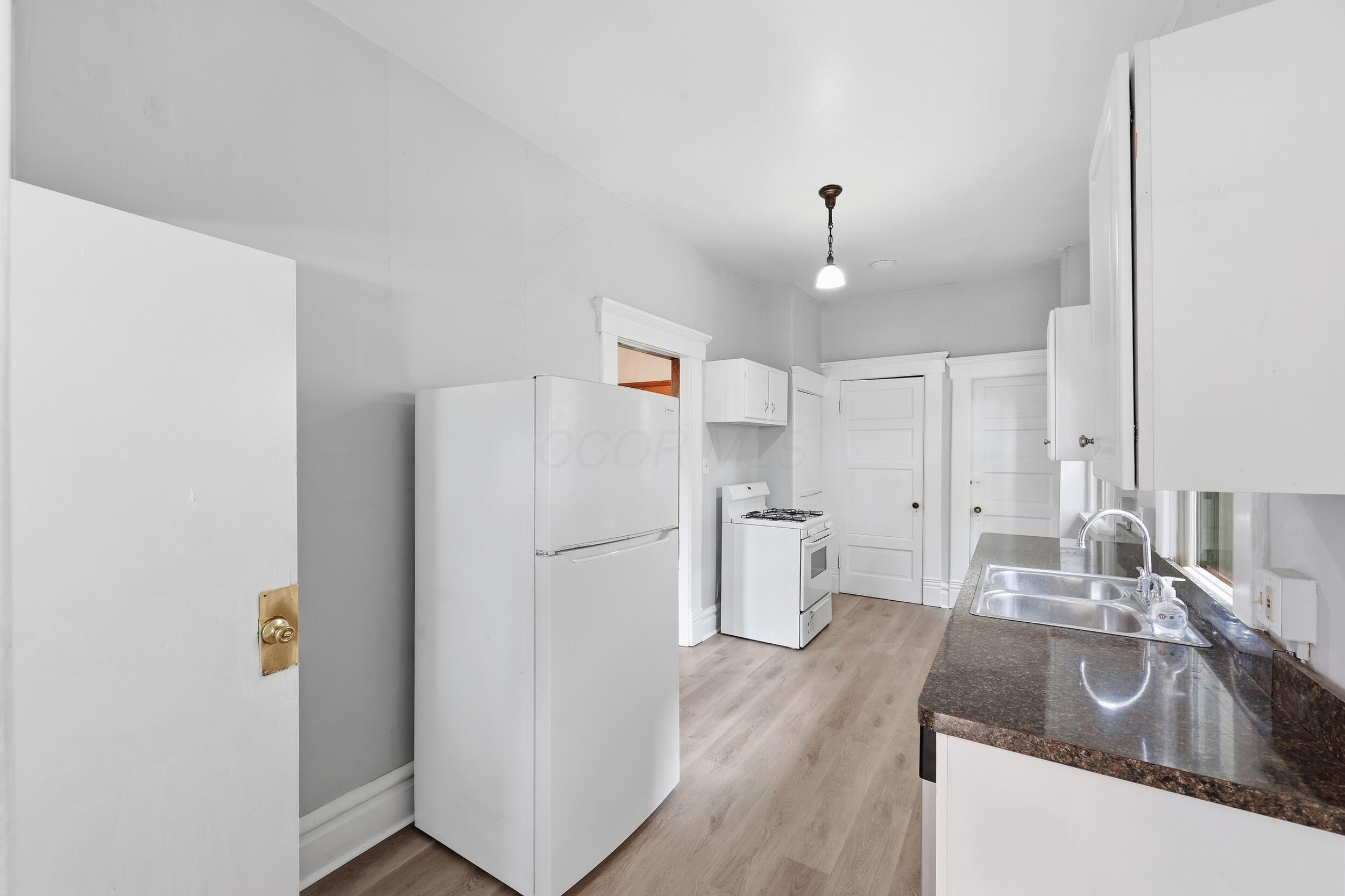 32 E Maynard Avenue Property Photo 12