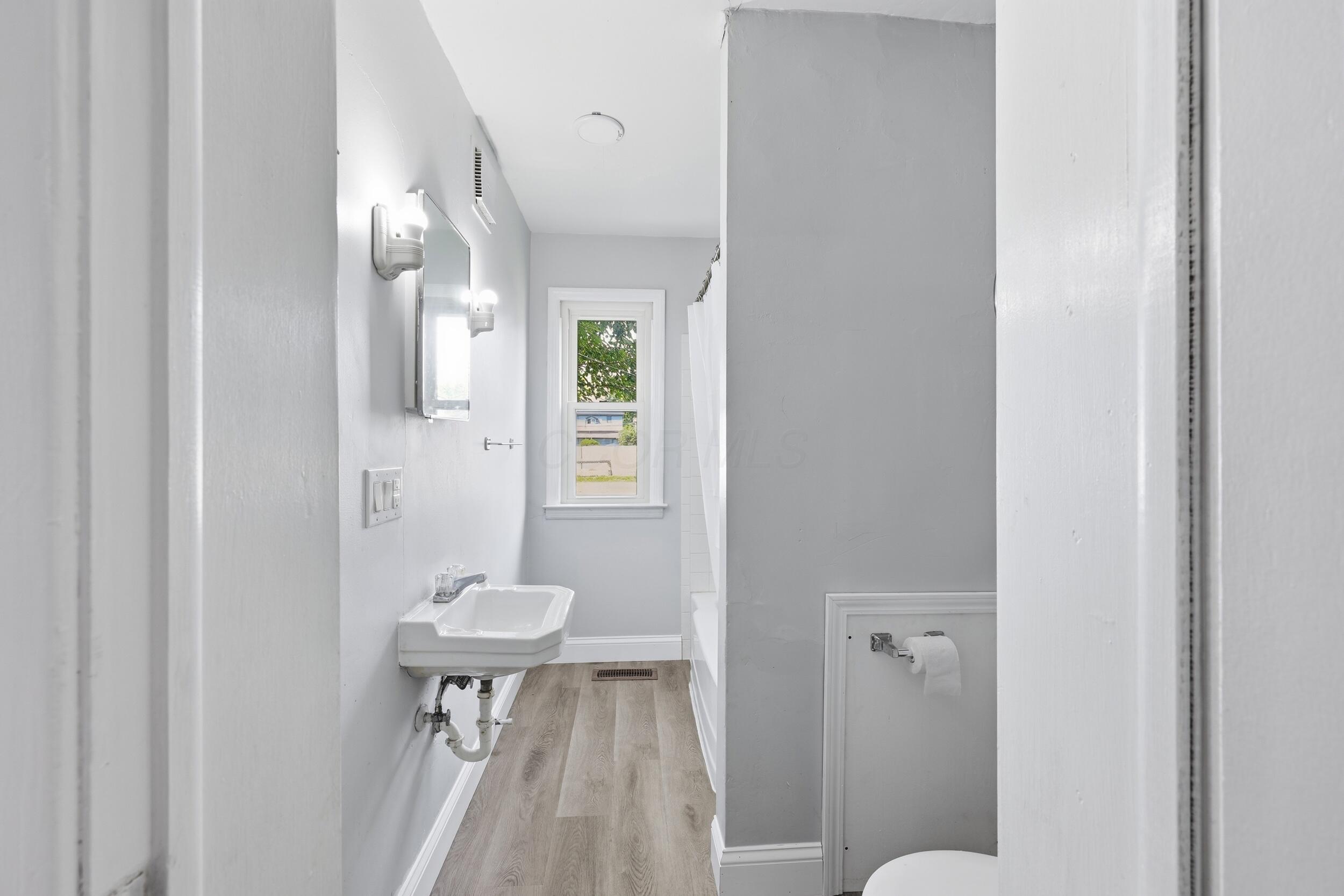 32 E Maynard Avenue Property Photo 15