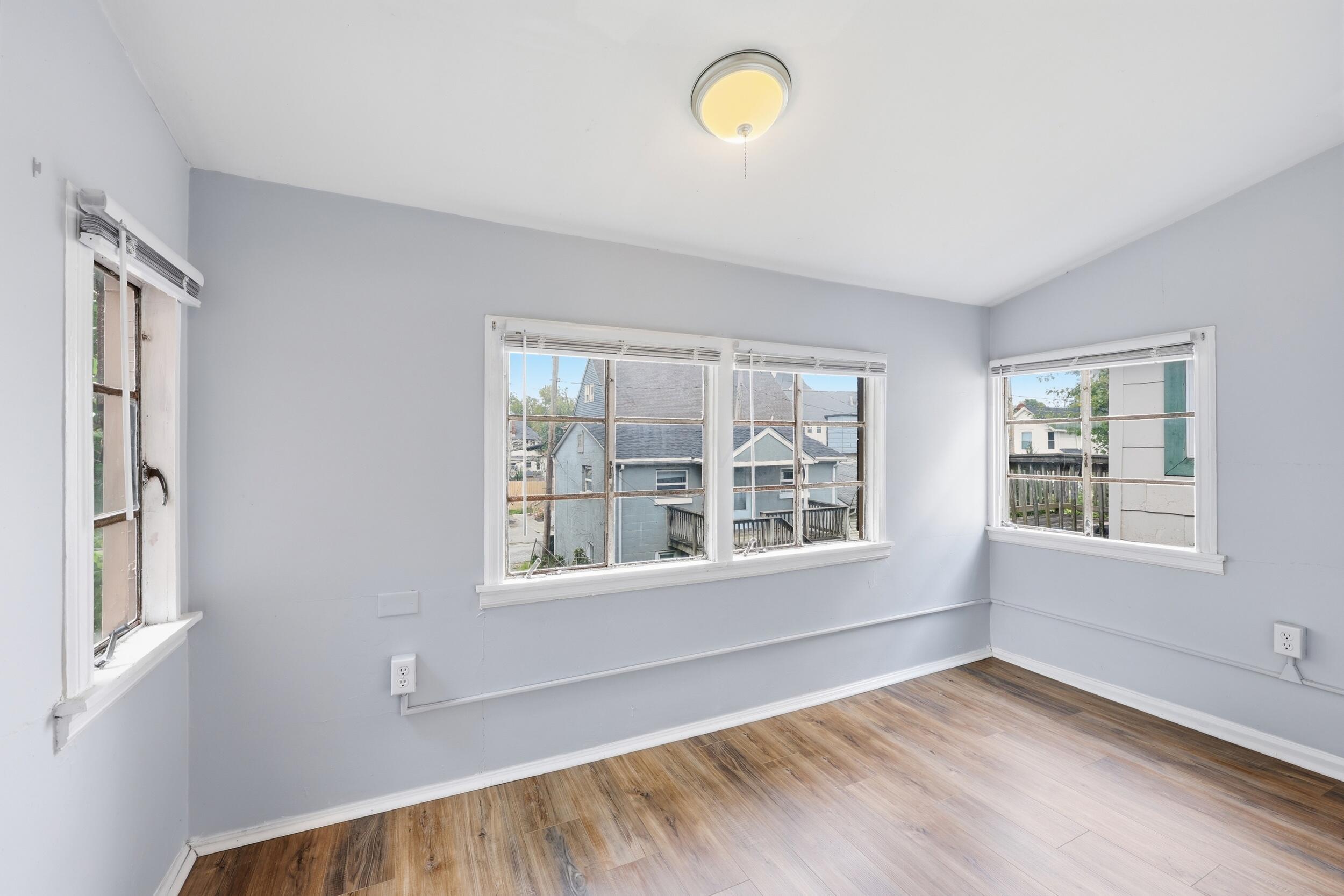 32 E Maynard Avenue Property Photo 20