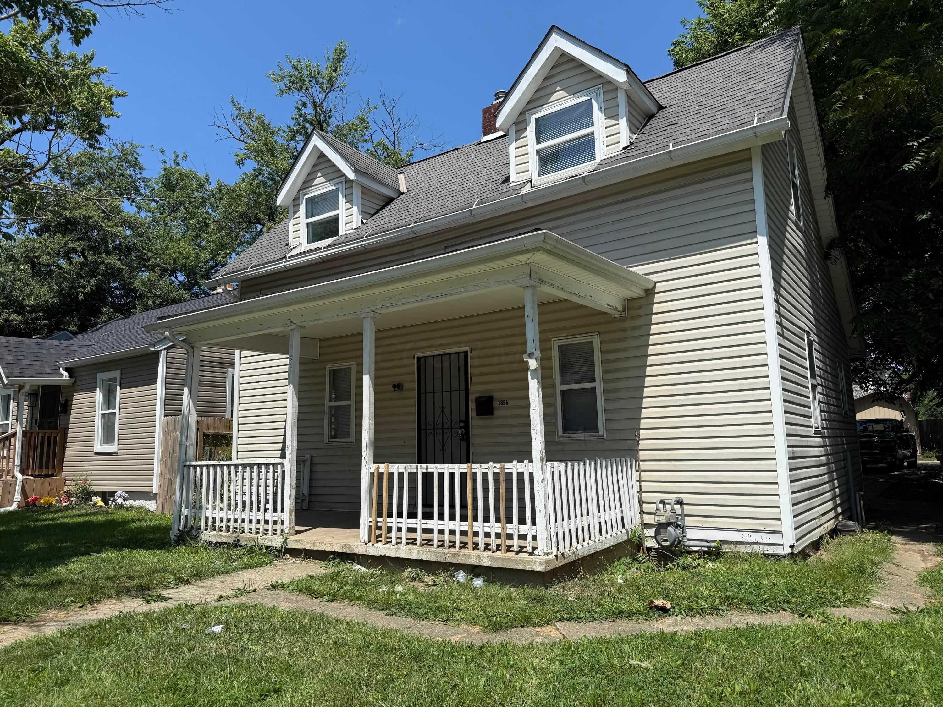 1856 Genessee Avenue Property Photo 1