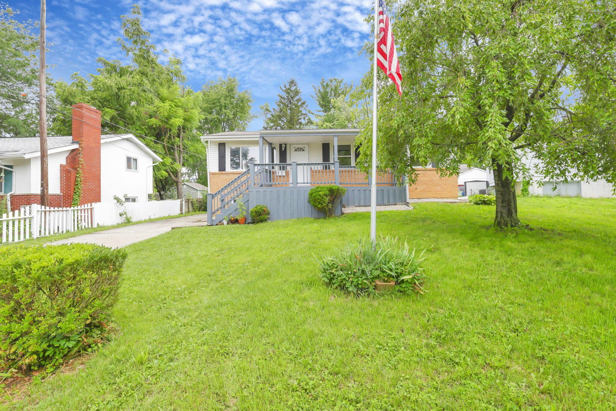 1370 Fowler Drive Property Photo 2