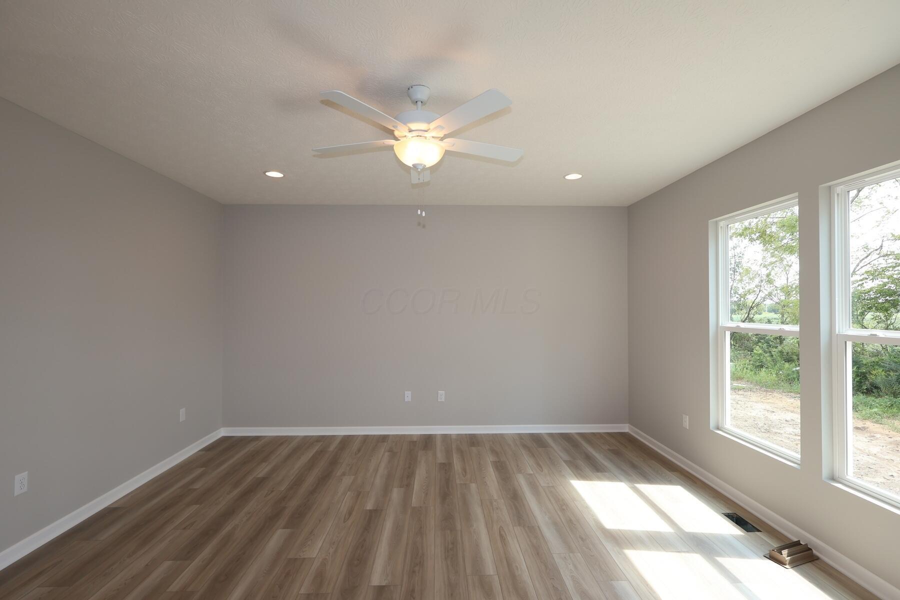 33 Englewood Road Property Photo 4