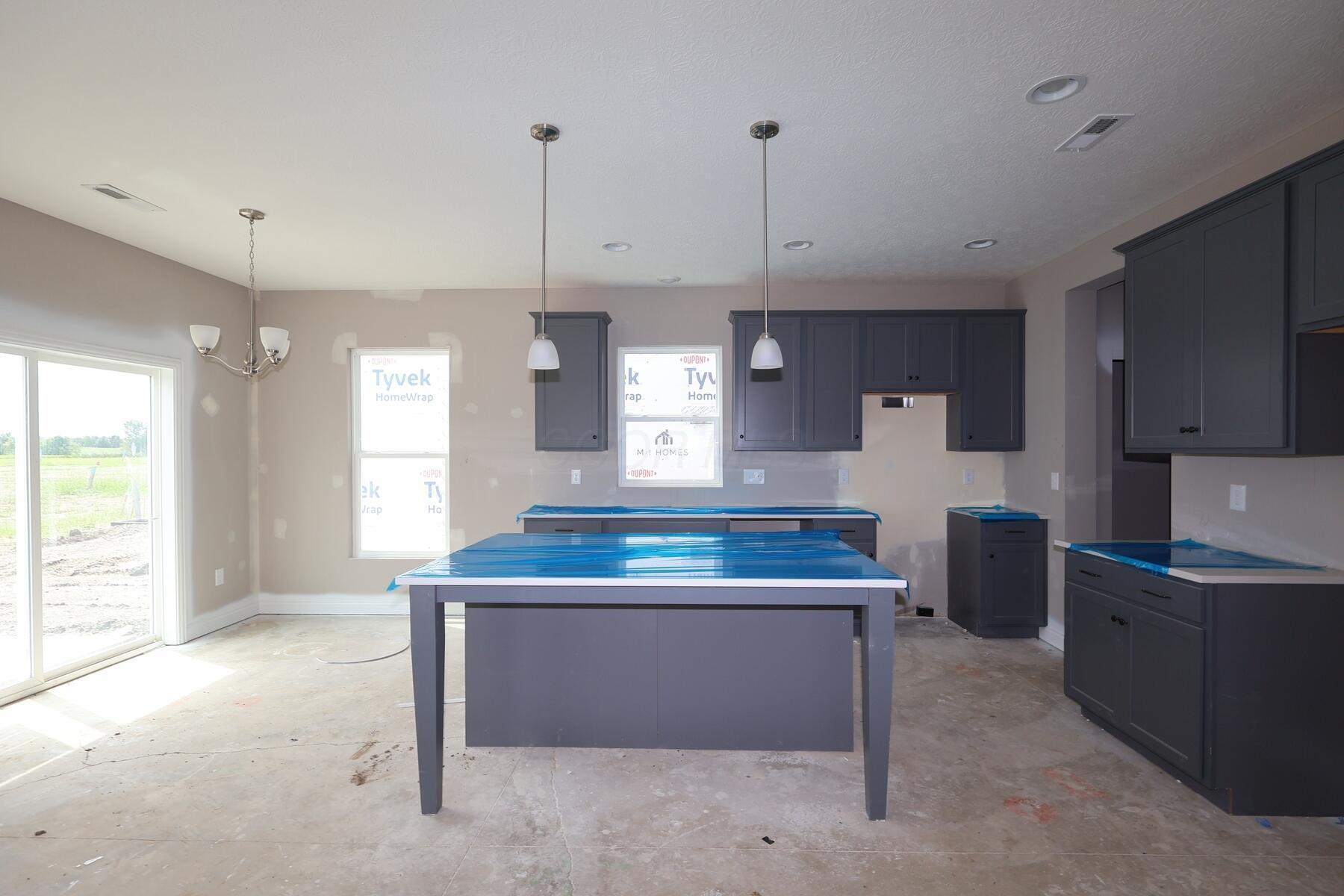 5914 Creekview Drive Property Photo 4