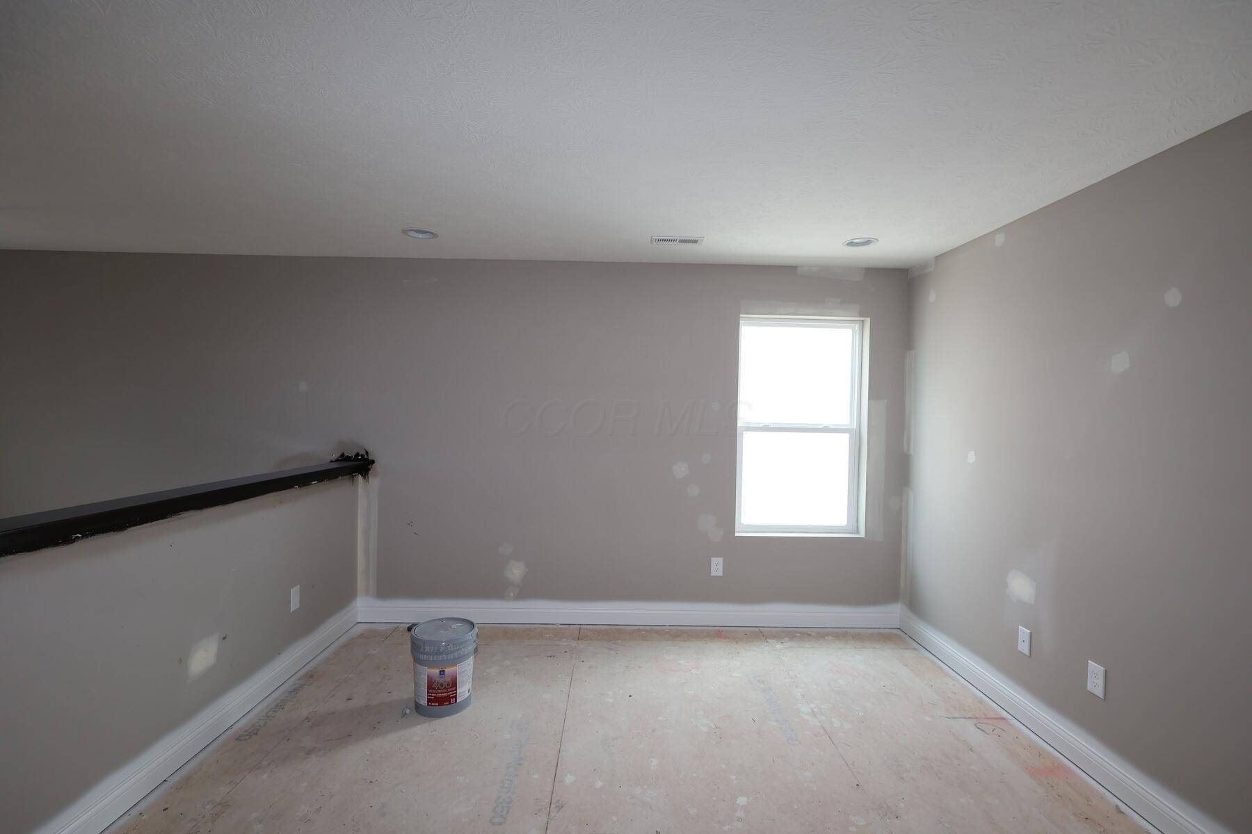5914 Creekview Drive Property Photo 6