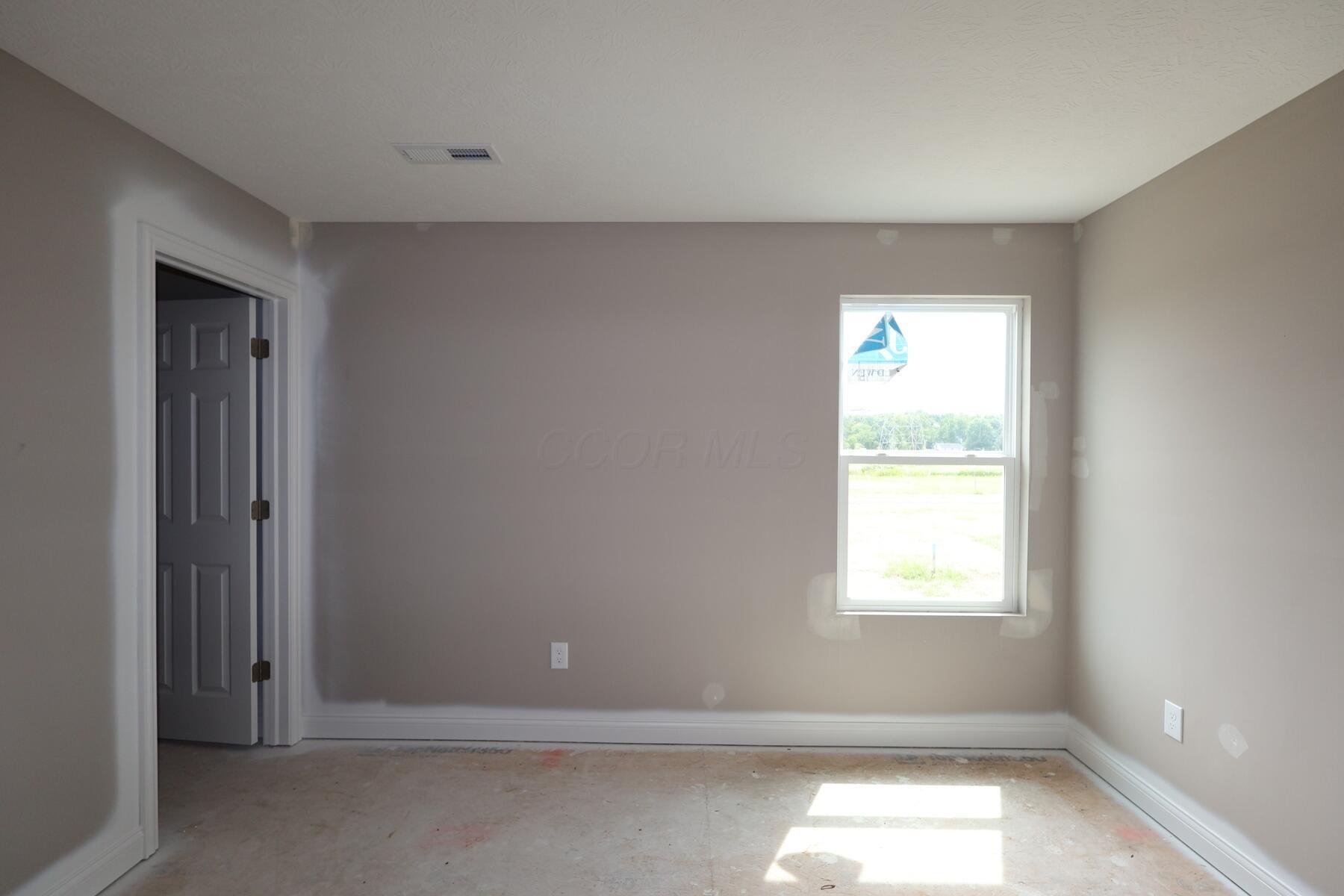5914 Creekview Drive Property Photo 7
