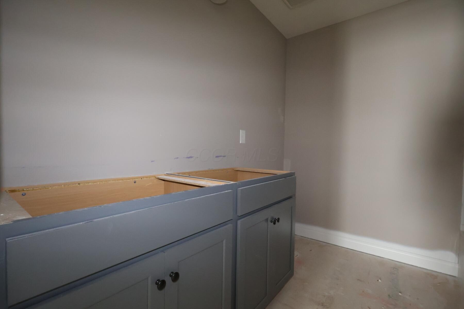 5914 Creekview Drive Property Photo 8