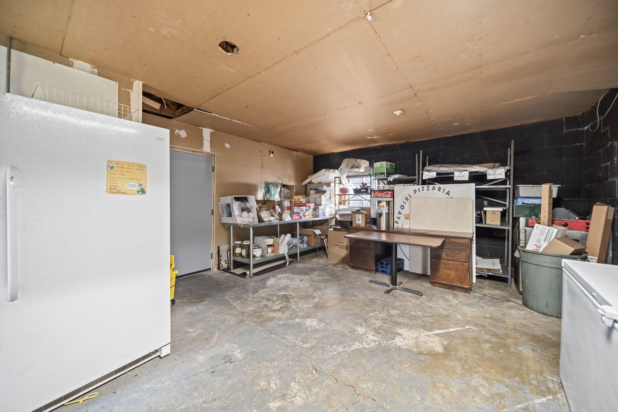 101 N Maple Street Property Photo 16