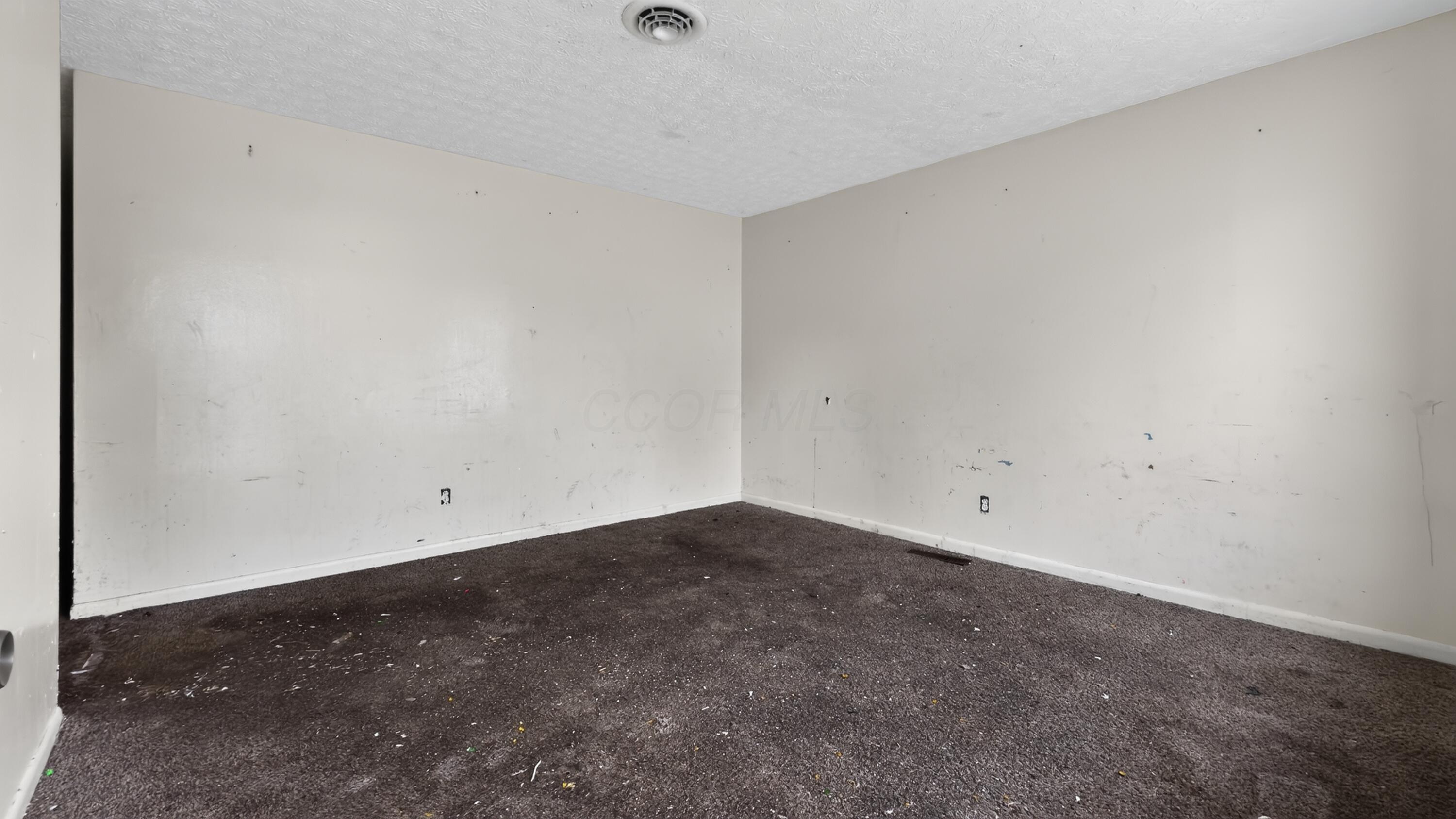 1695 Wilton Drive Property Photo 4