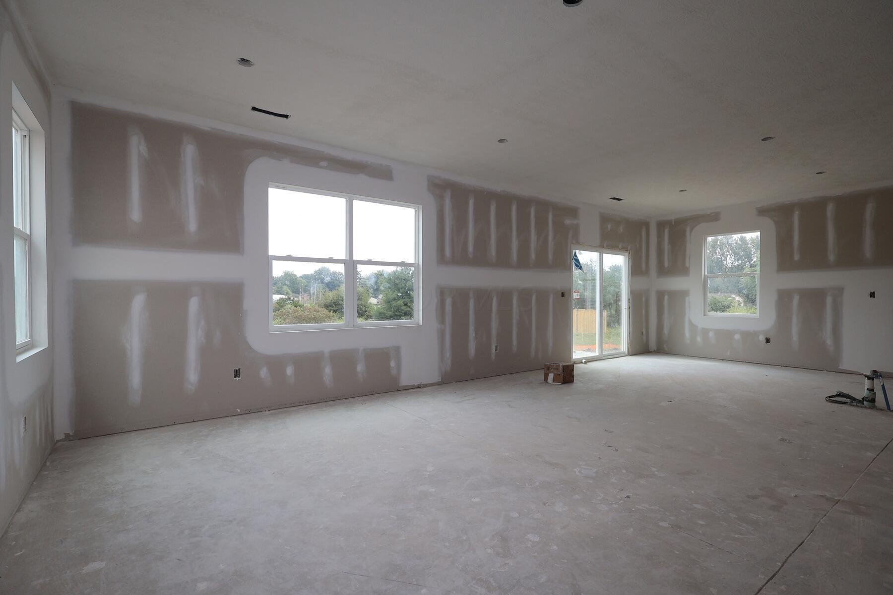 1017 Dawsons Drive Property Photo 3
