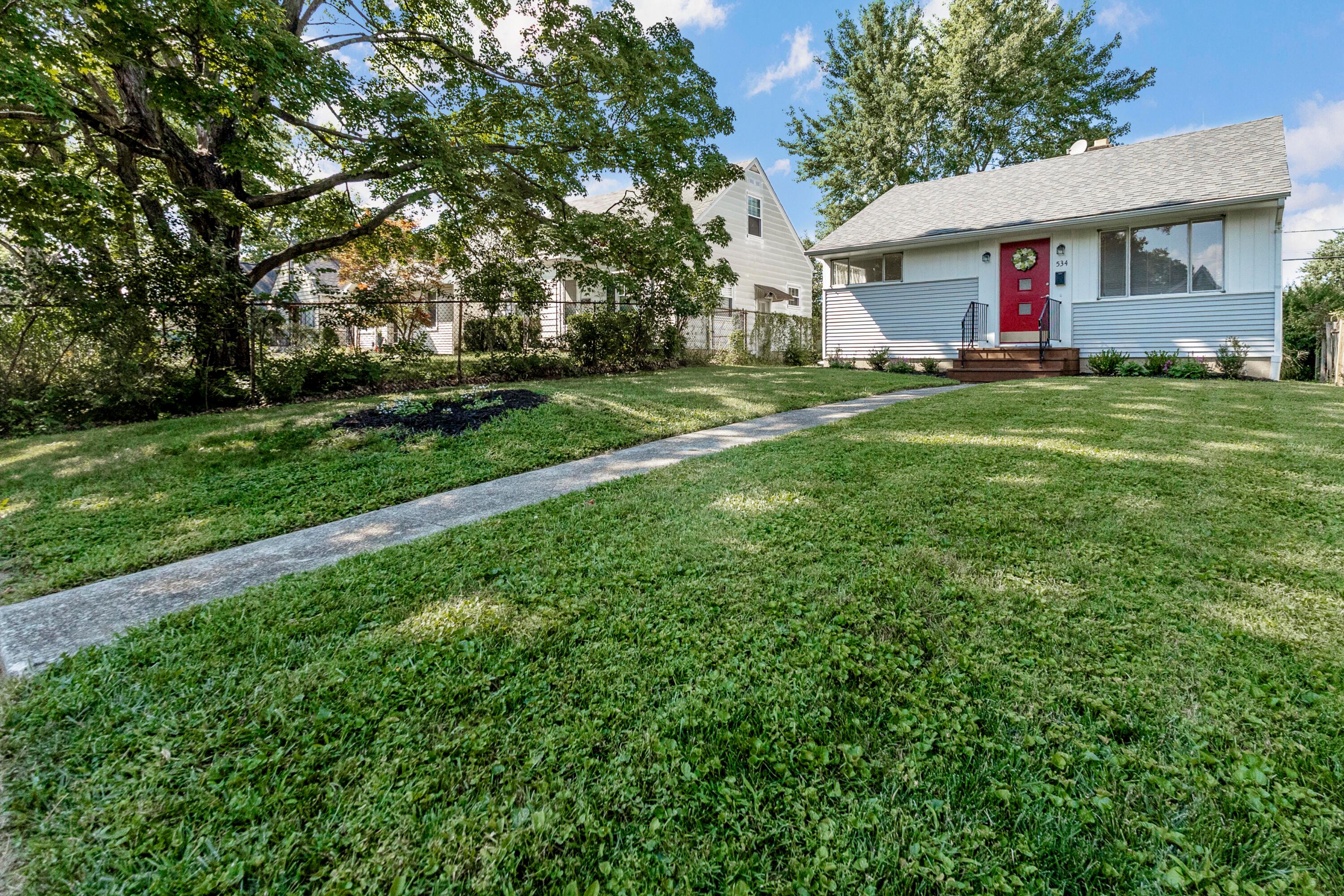 534 E Royal Forest Boulevard Property Photo 2