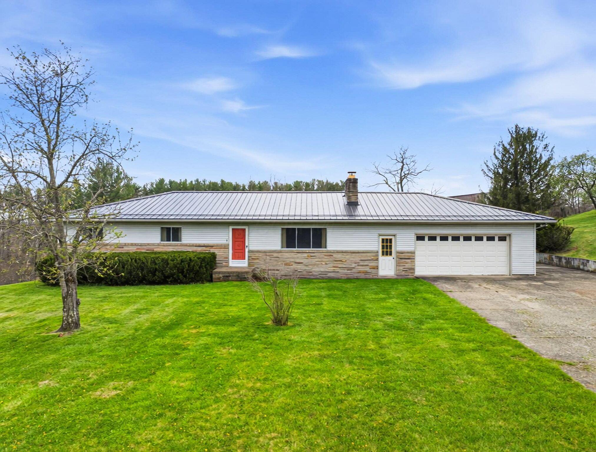 5123 State Route 13 Se Property Photo 1