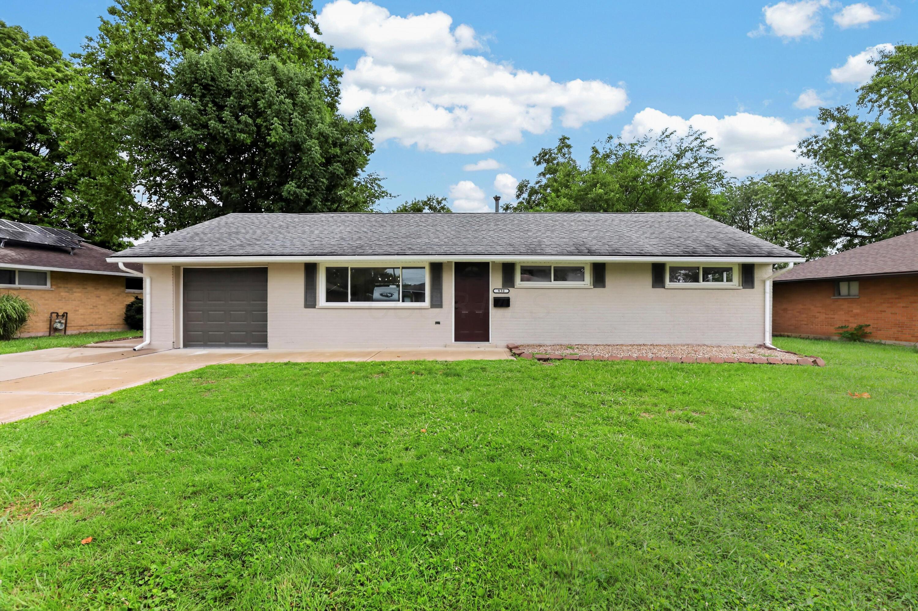 930 W Stephen Drive W Property Photo 4