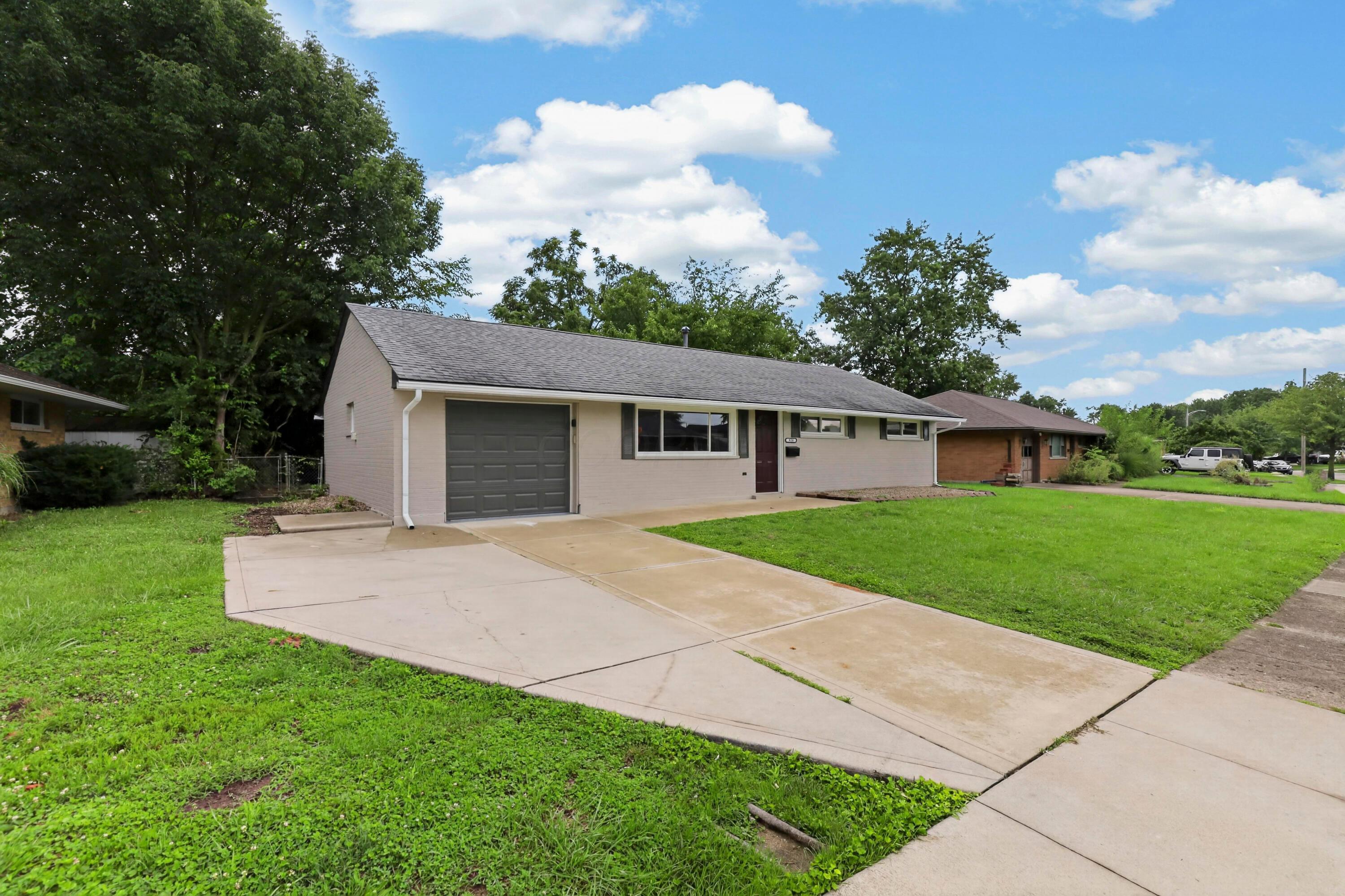 930 W Stephen Drive W Property Photo 5