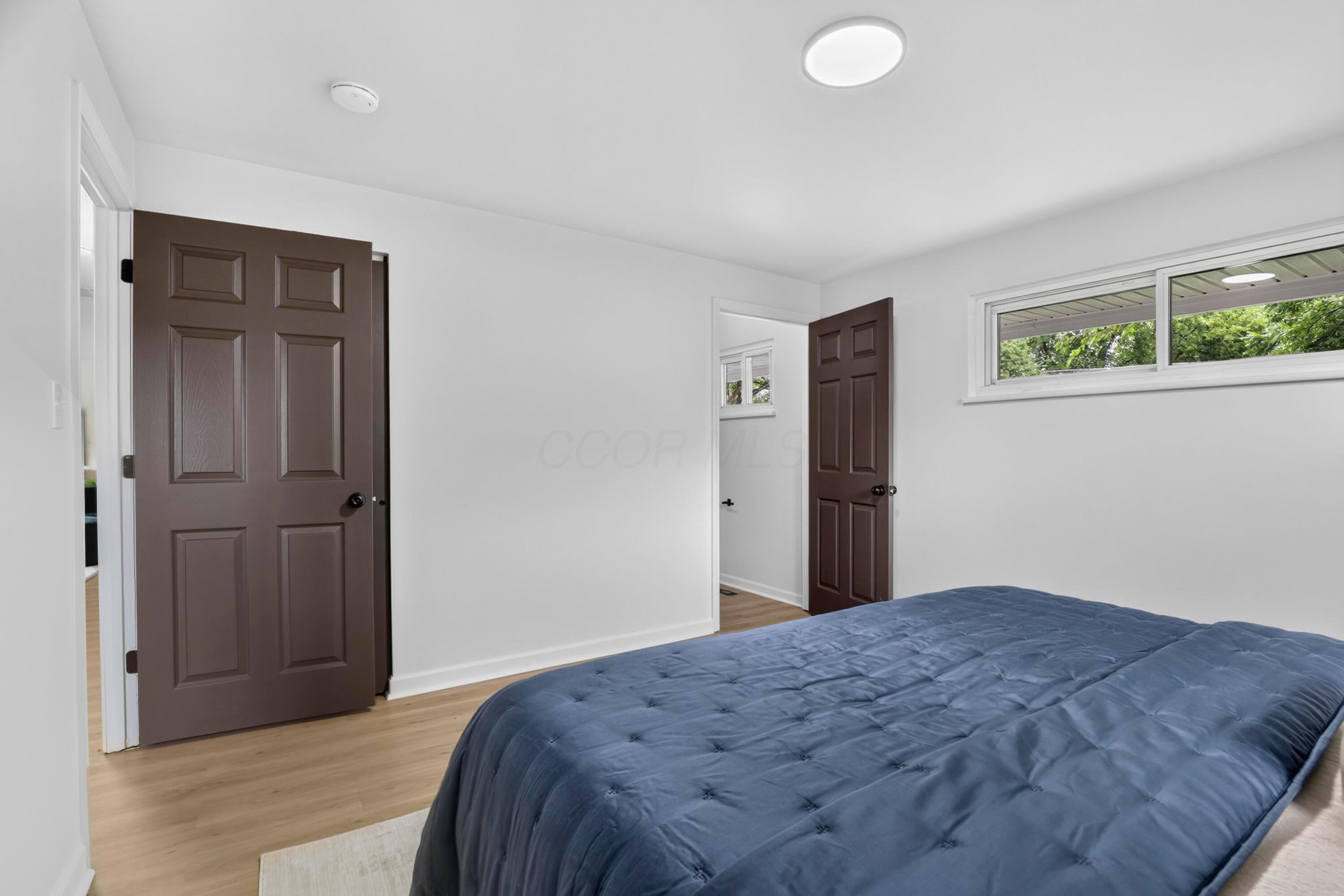 930 W Stephen Drive W Property Photo 38