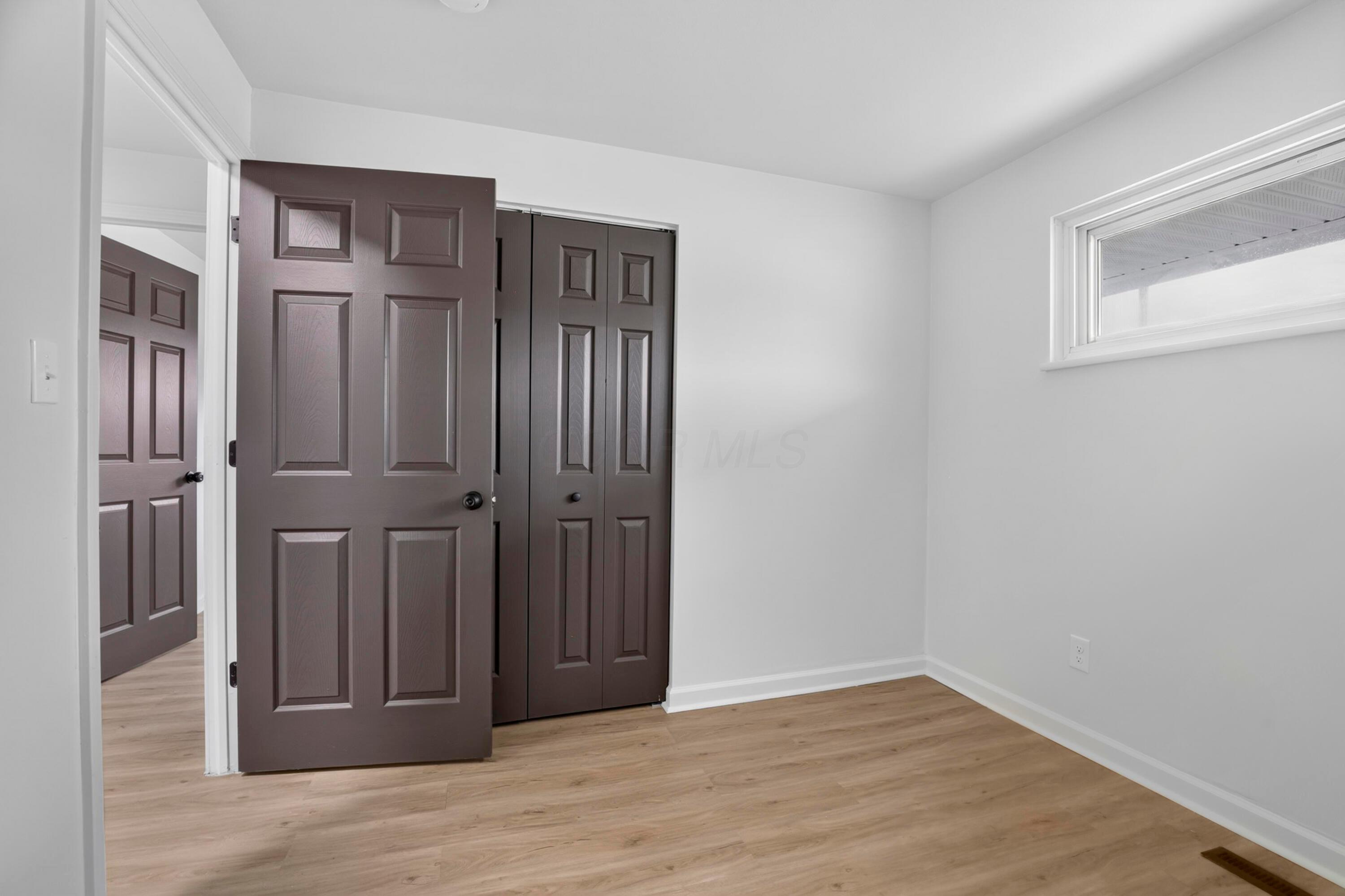 930 W Stephen Drive W Property Photo 42
