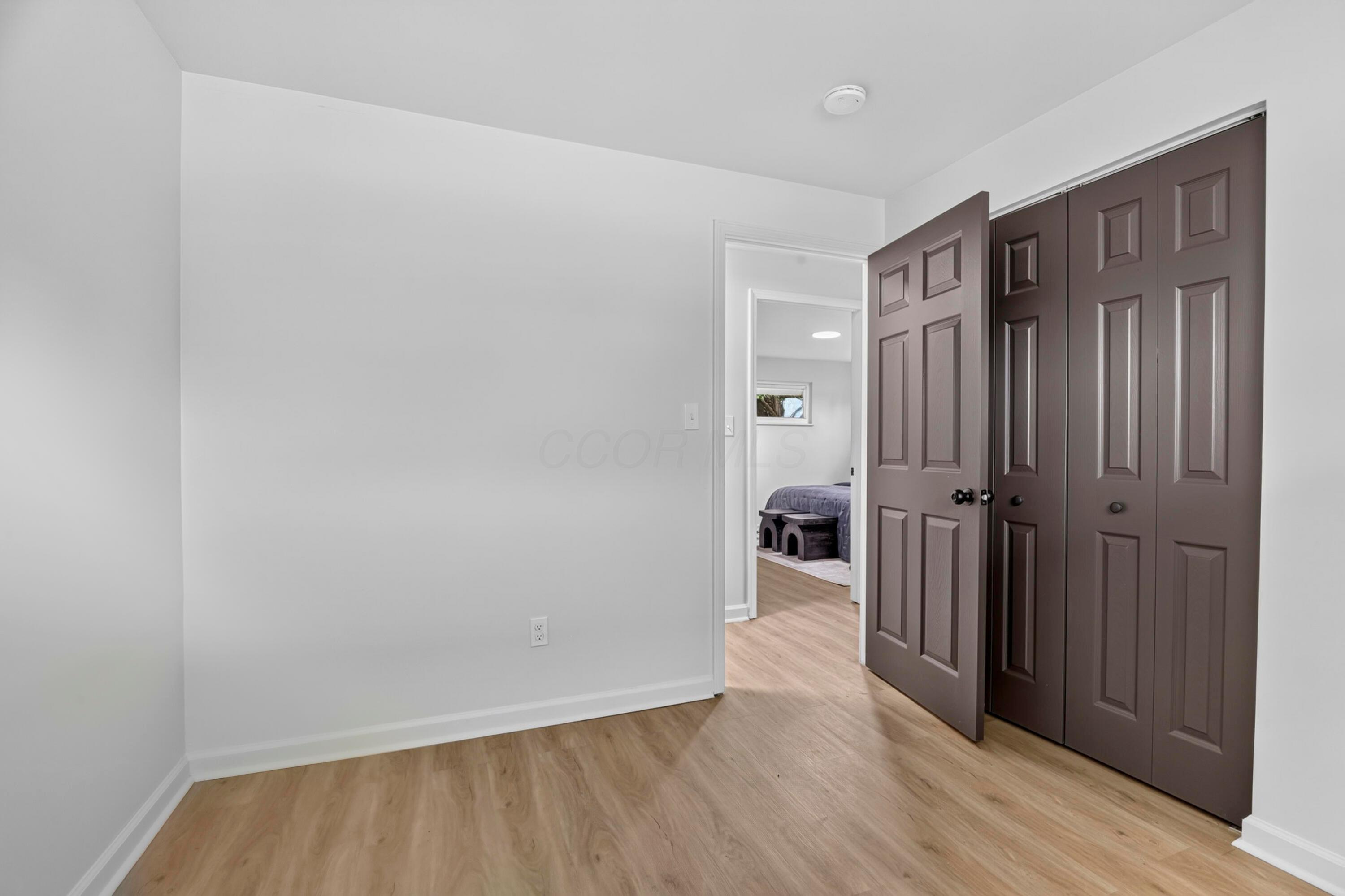 930 W Stephen Drive W Property Photo 44