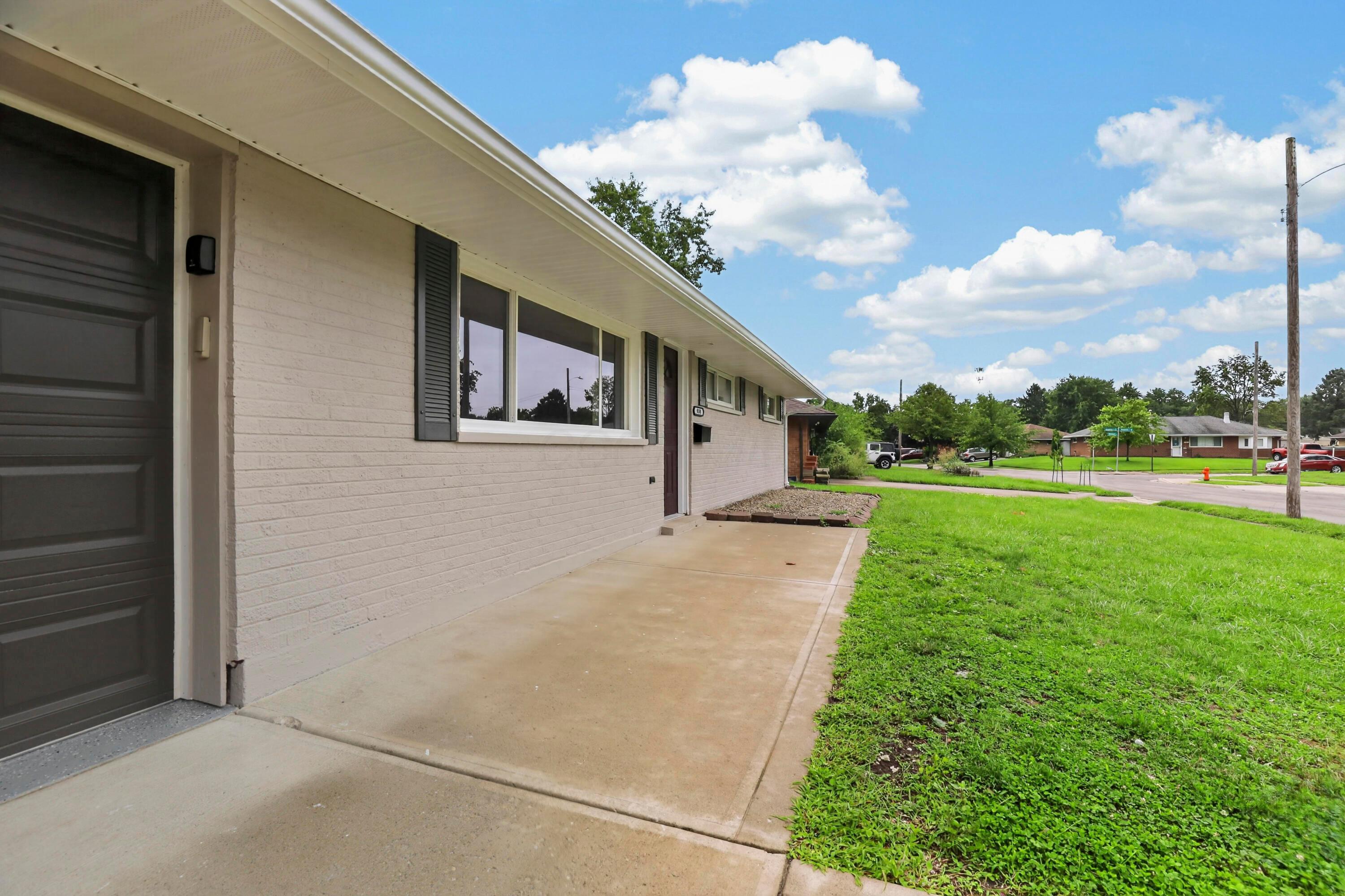 930 W Stephen Drive W Property Photo 57