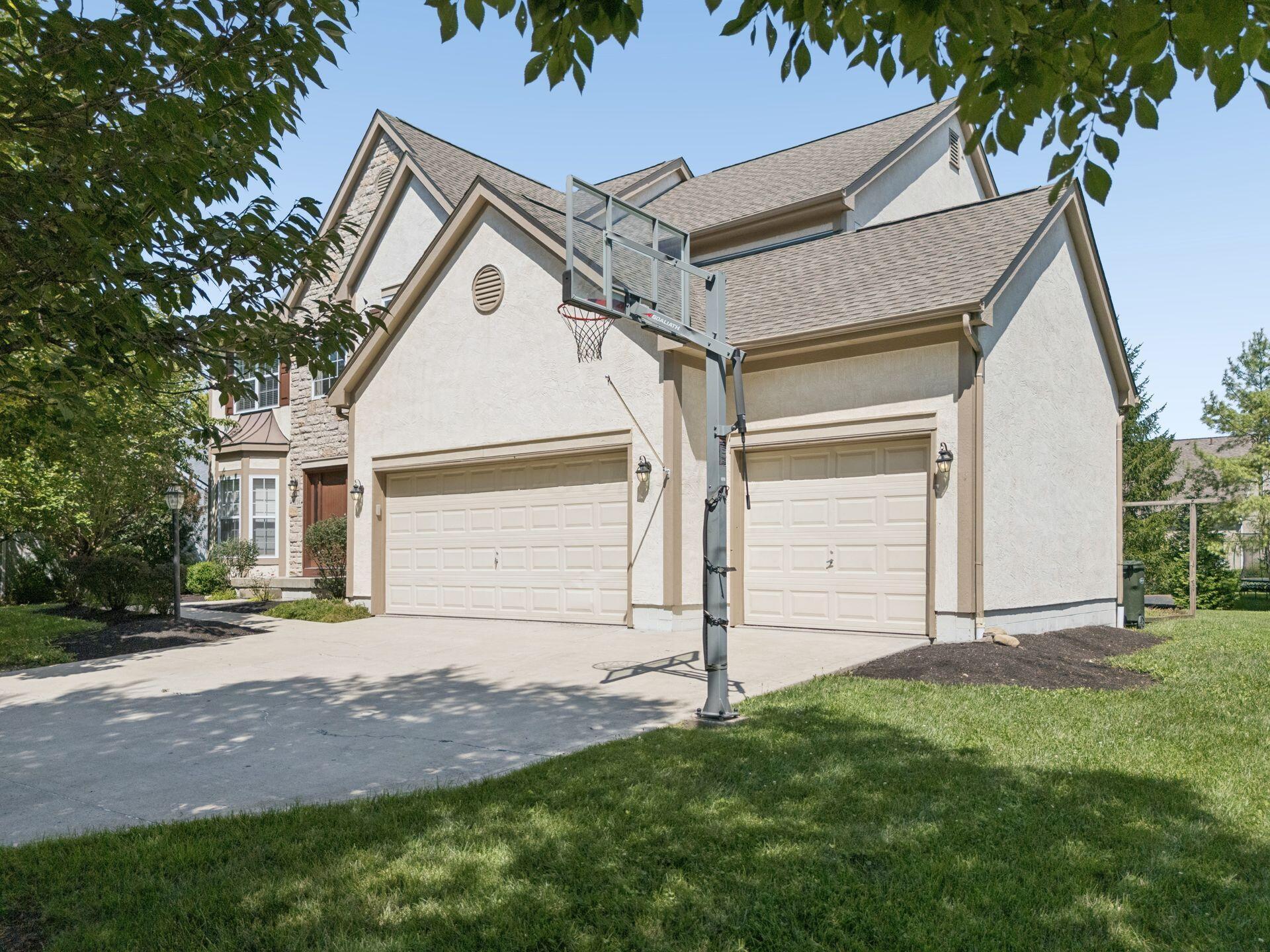 3234 Walkerview Drive Property Photo 5