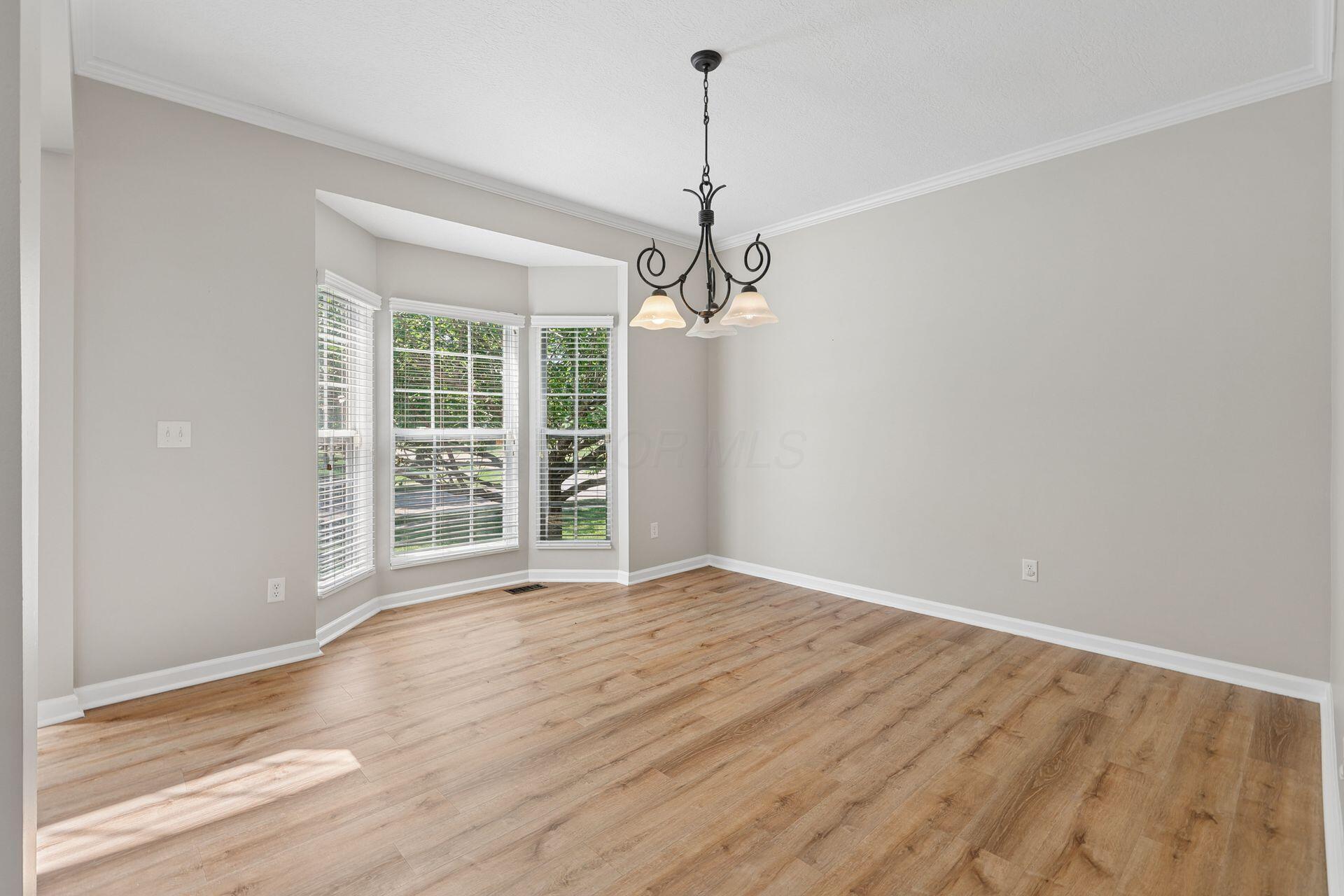 3234 Walkerview Drive Property Photo 10