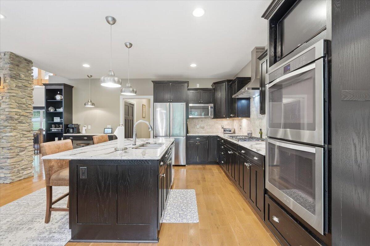 3315 Apple Valley Drive Property Photo 8