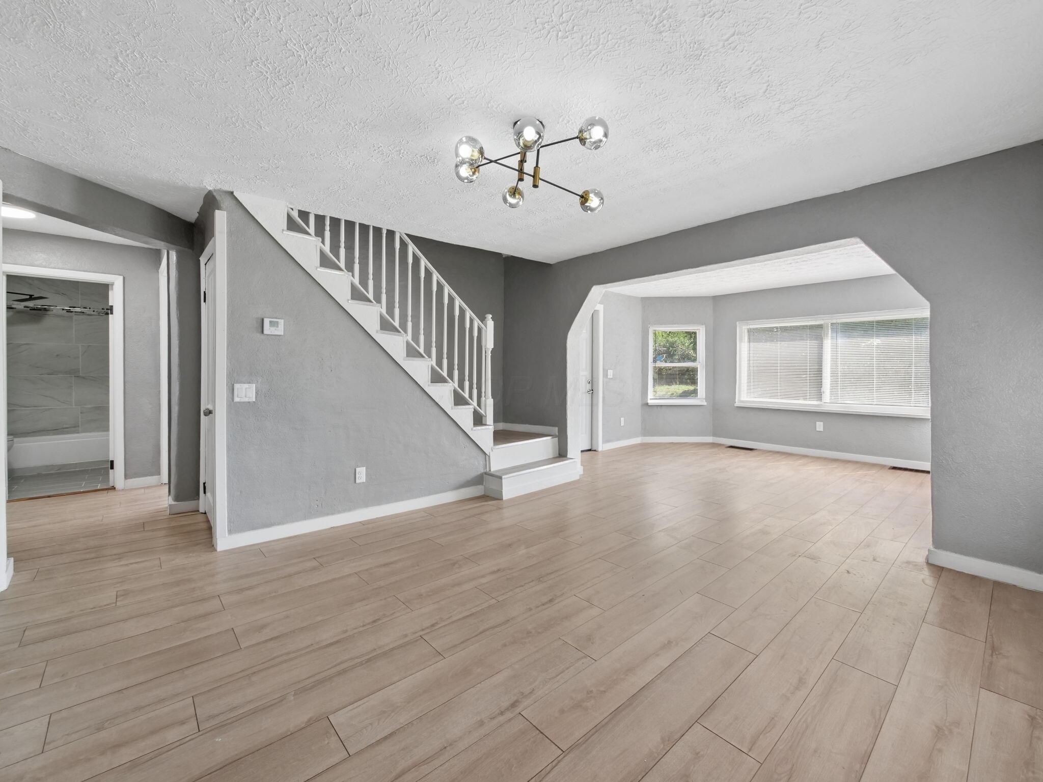 2247 Esmeralda Avenue Property Photo 11