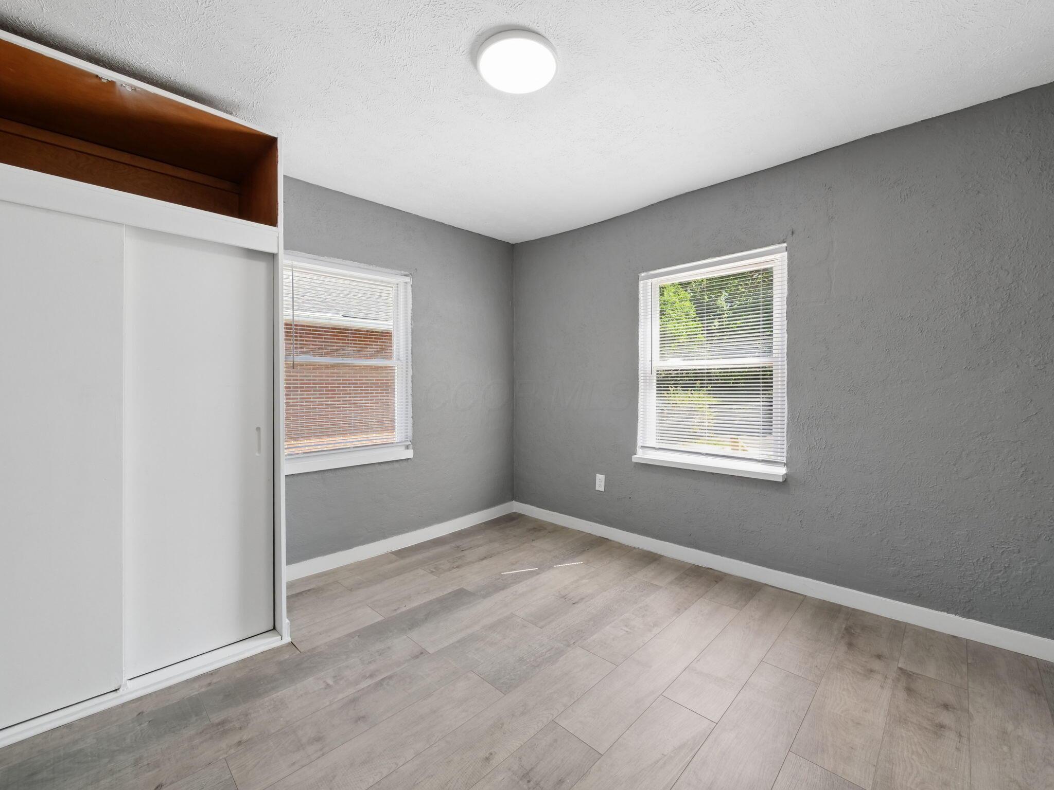 2247 Esmeralda Avenue Property Photo 14