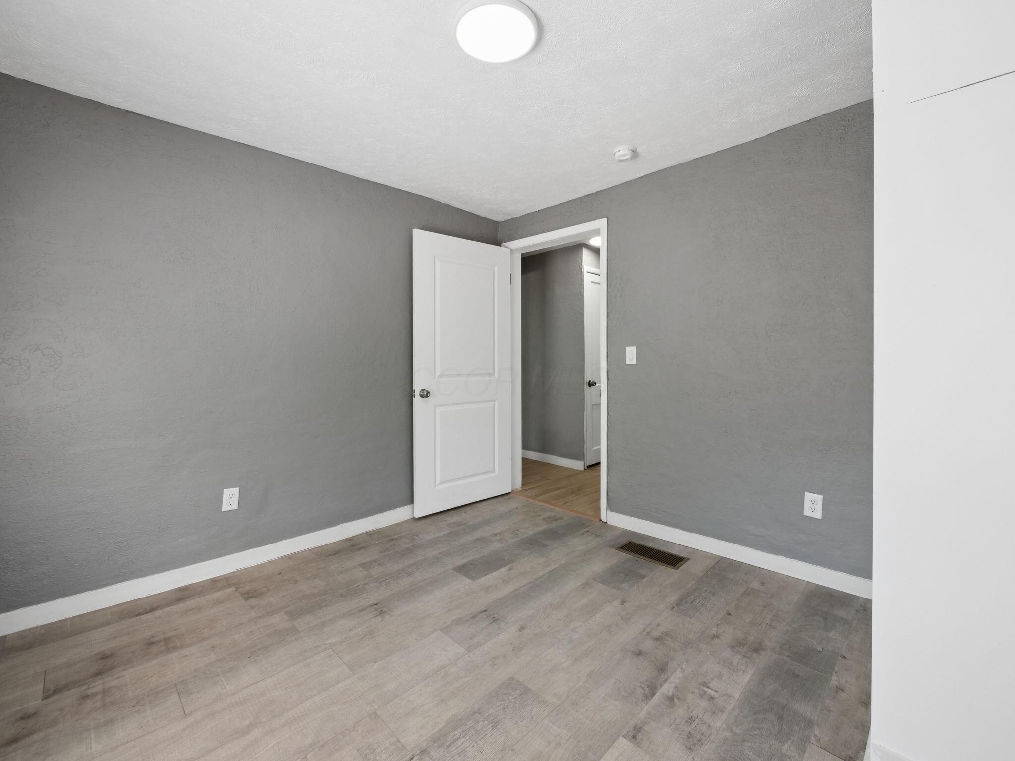 2247 Esmeralda Avenue Property Photo 15