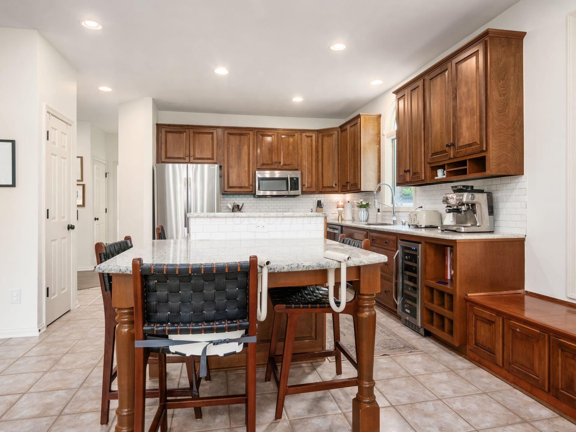 361 Ashmoore Circle W Property Photo 10
