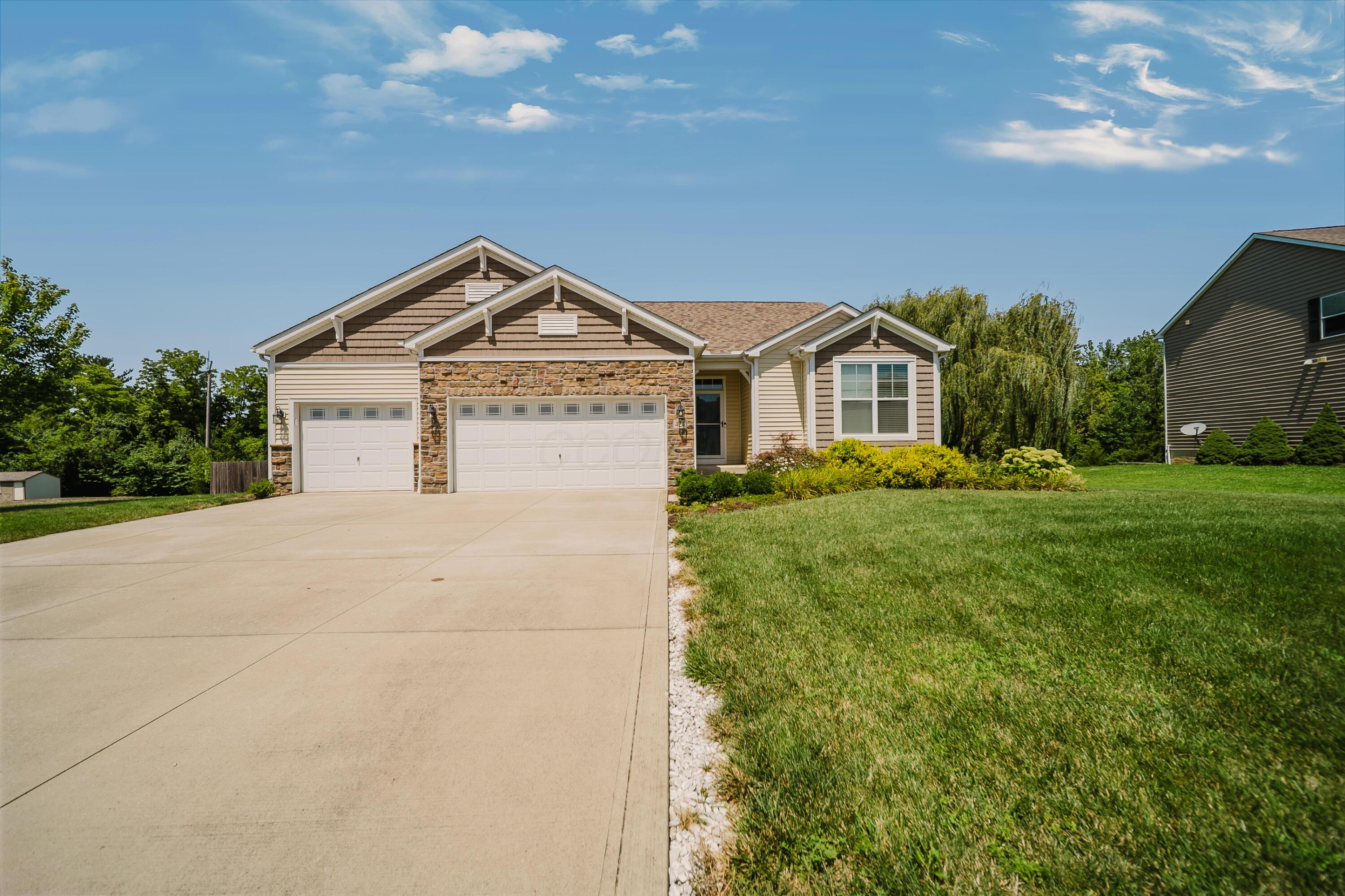 424 Rolling Acre Drive Property Photo 1
