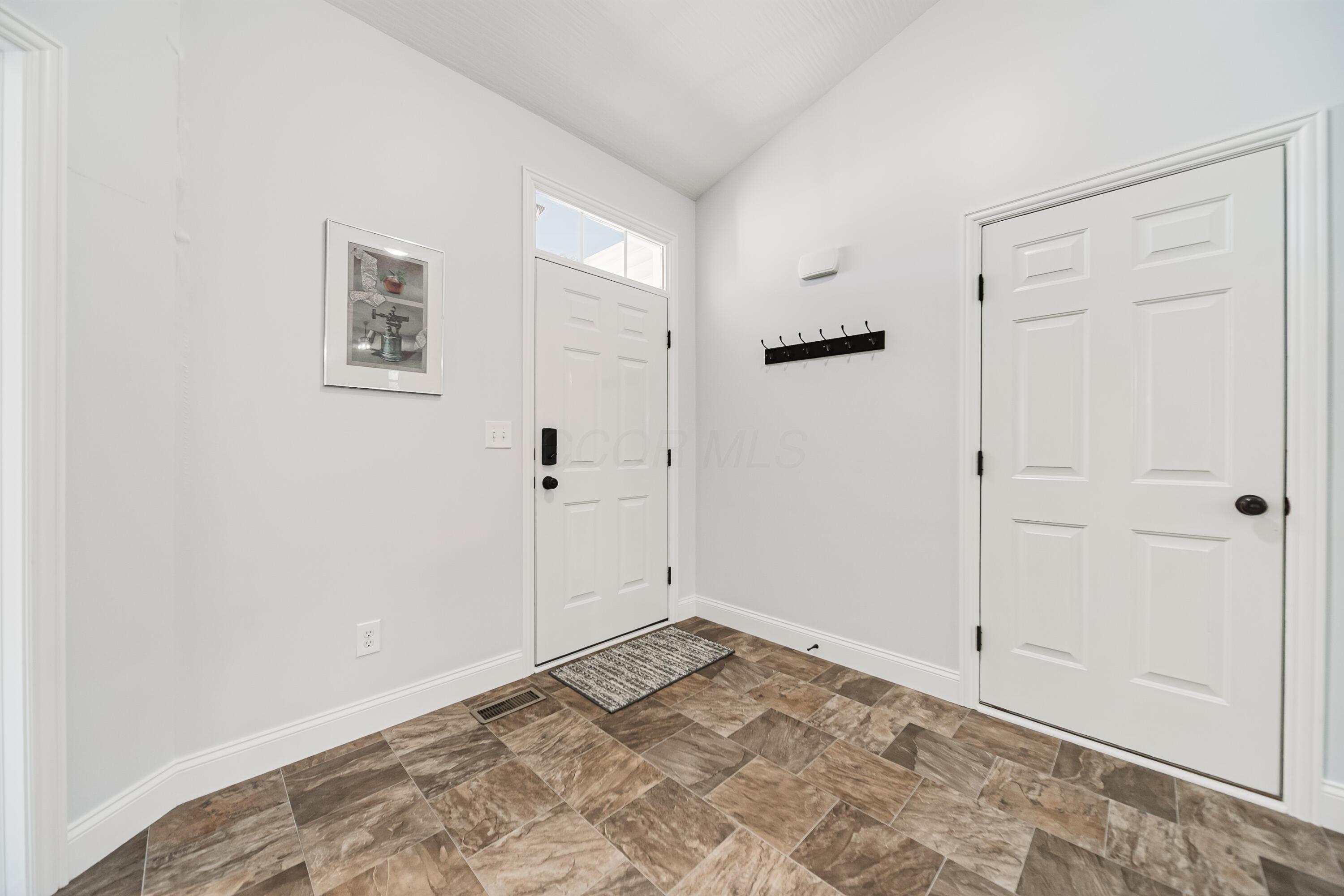 424 Rolling Acre Drive Property Photo 6