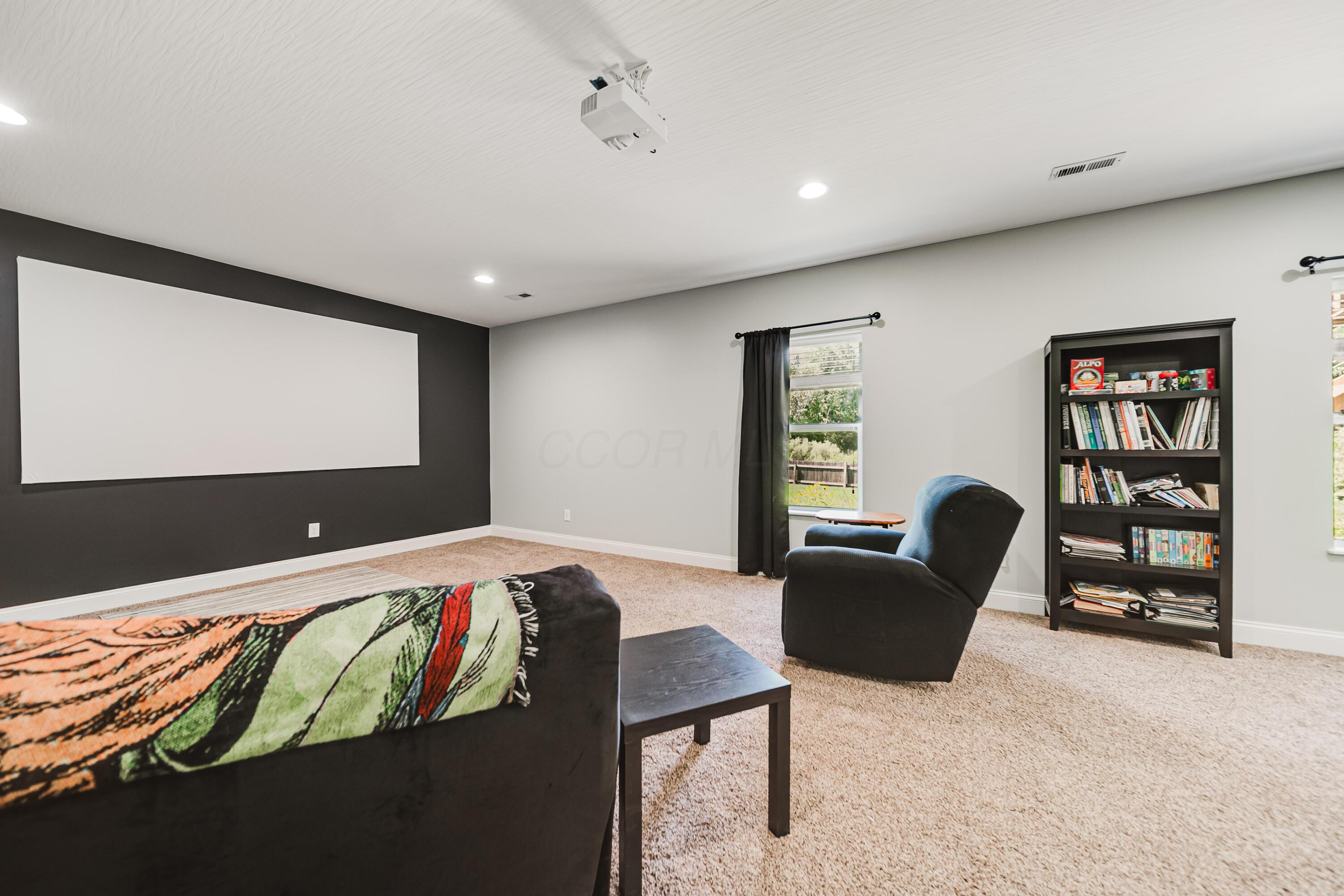 424 Rolling Acre Drive Property Photo 44