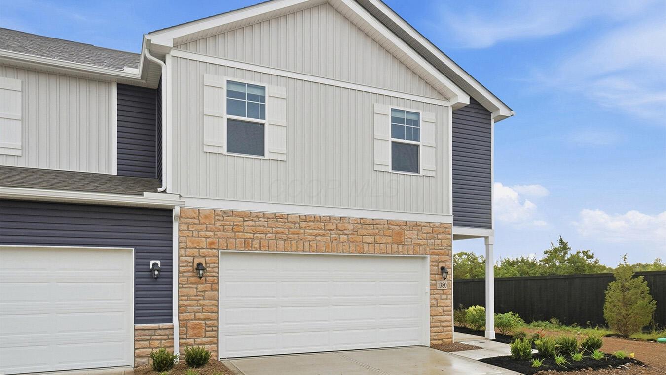 1380 Marinelli Drive E Property Photo 3