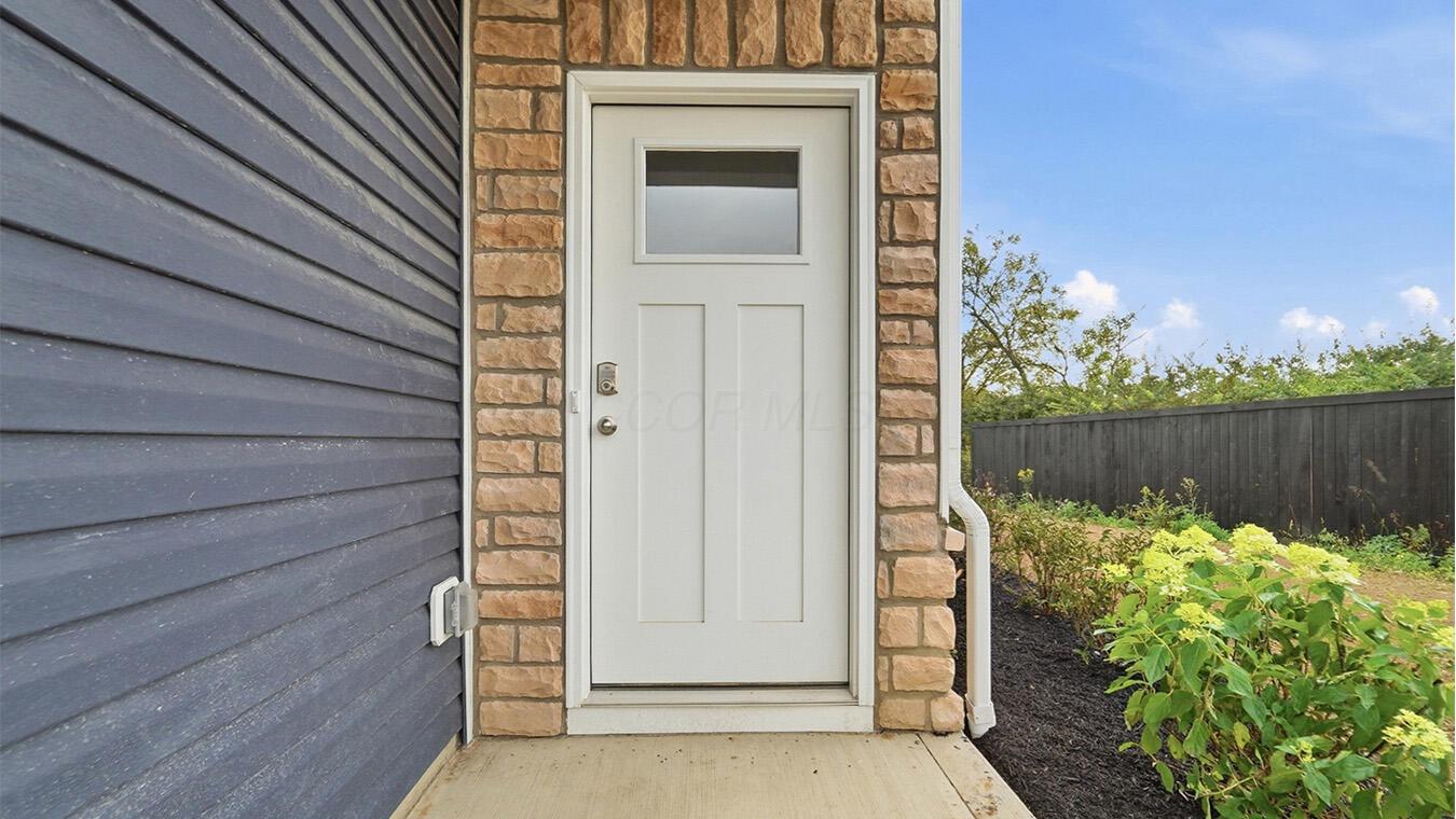 1380 Marinelli Drive E Property Photo 5