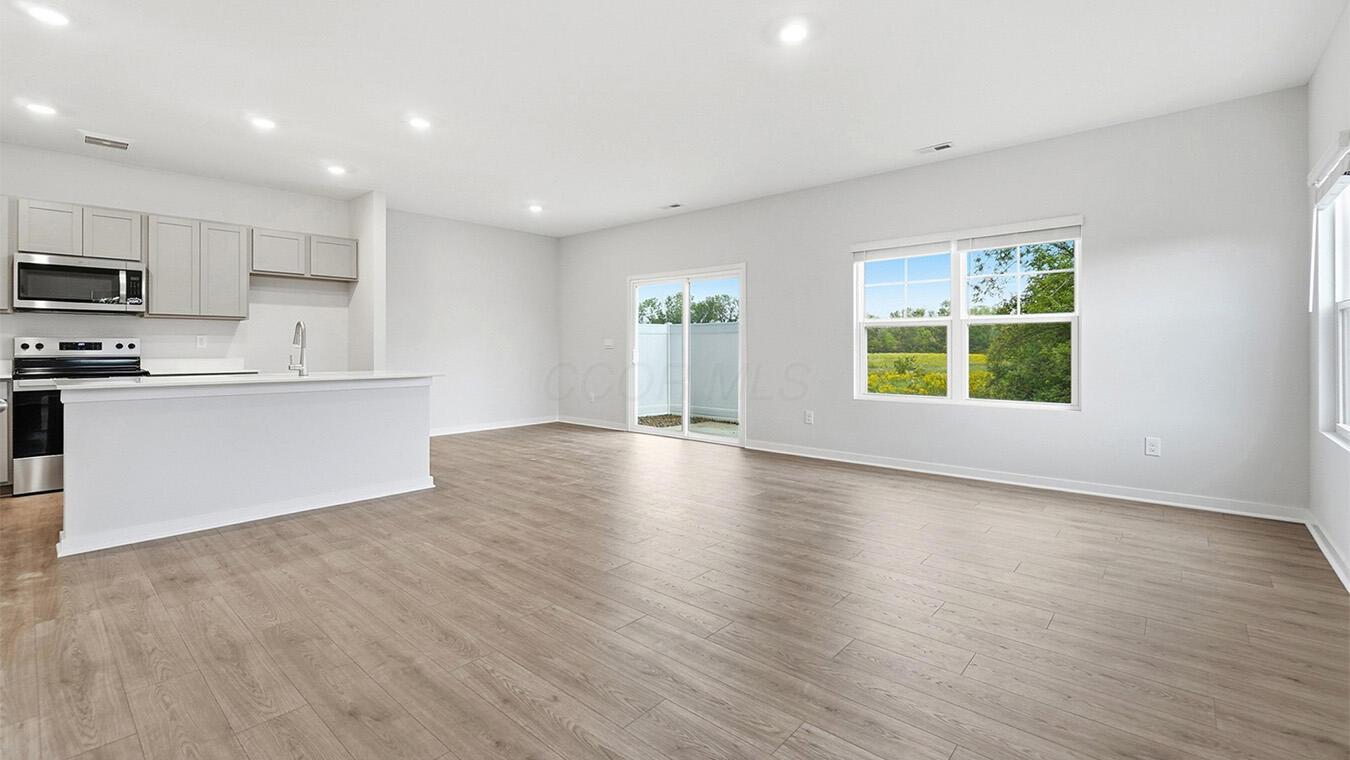 1380 Marinelli Drive E Property Photo 7